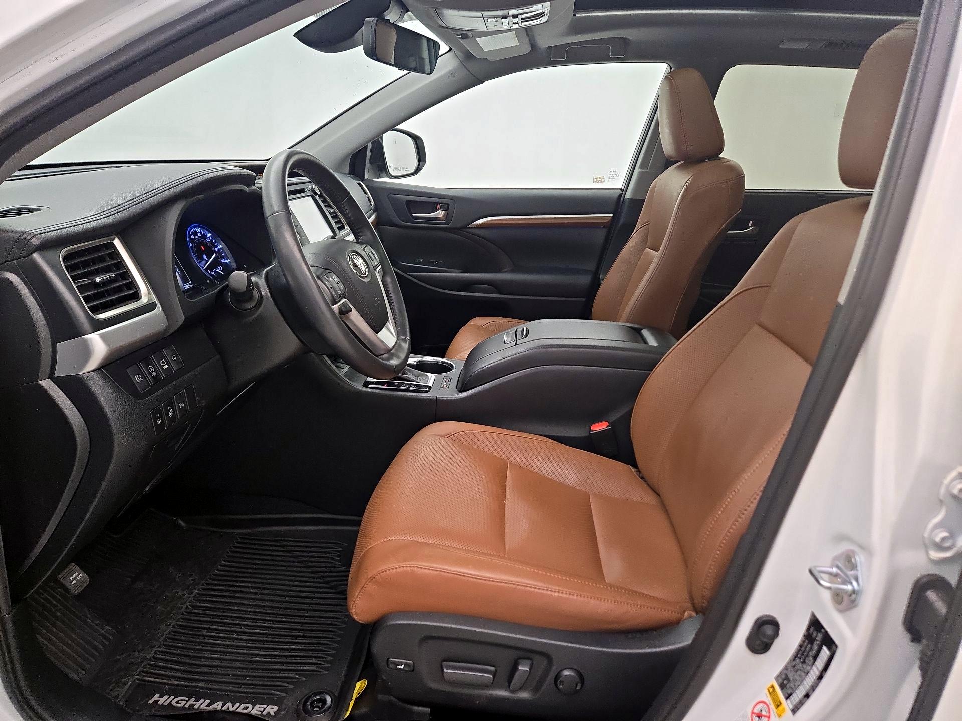 Thumbnail: 2019 Toyota Highlander - 11