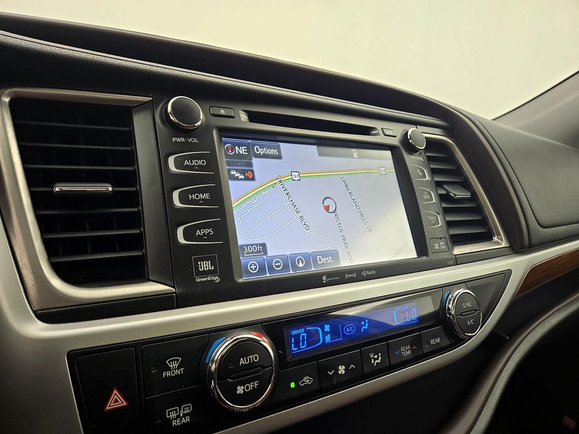 Thumbnail: 2019 Toyota Highlander - 14