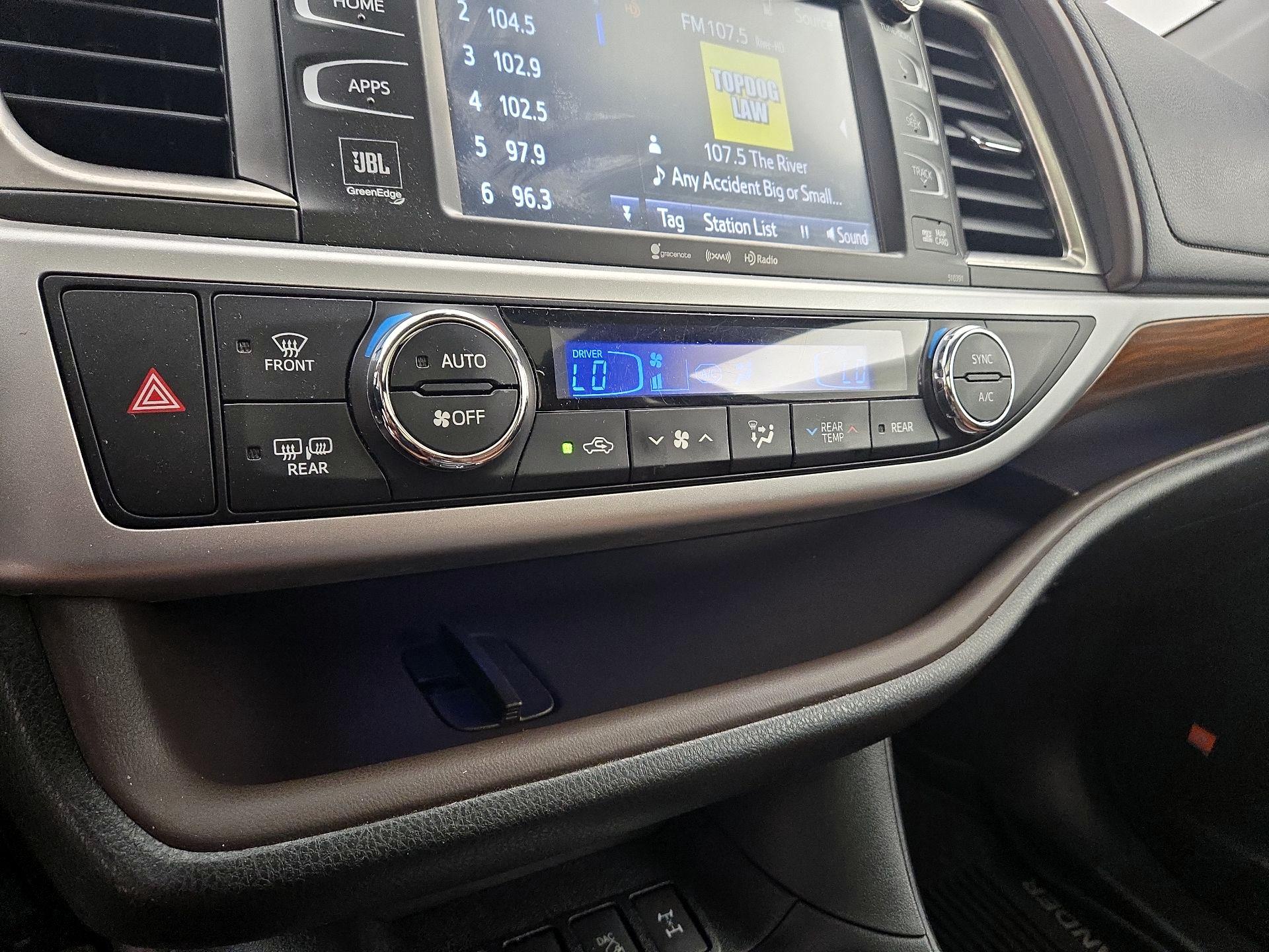 Thumbnail: 2019 Toyota Highlander - 17