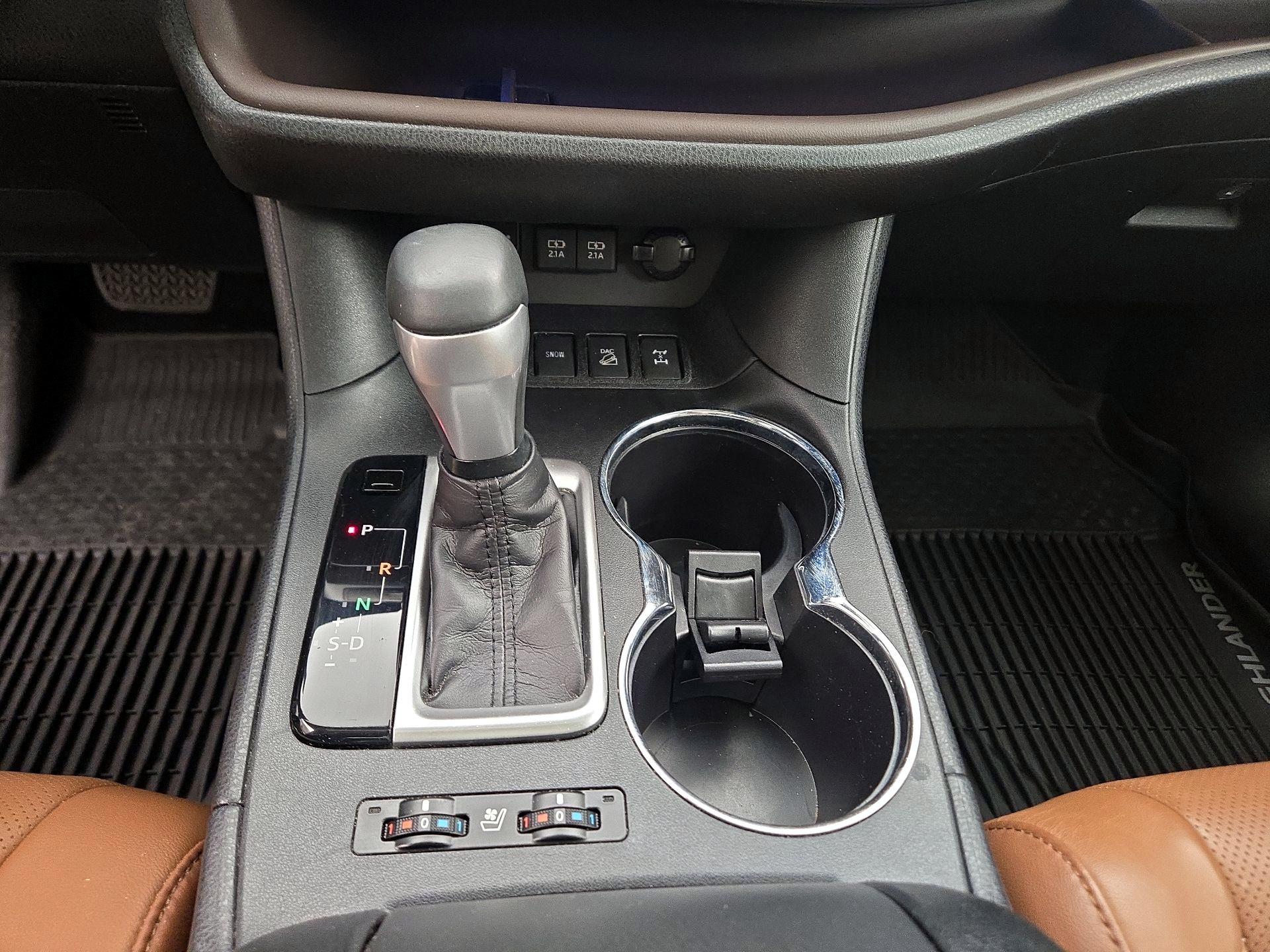 Thumbnail: 2019 Toyota Highlander - 18
