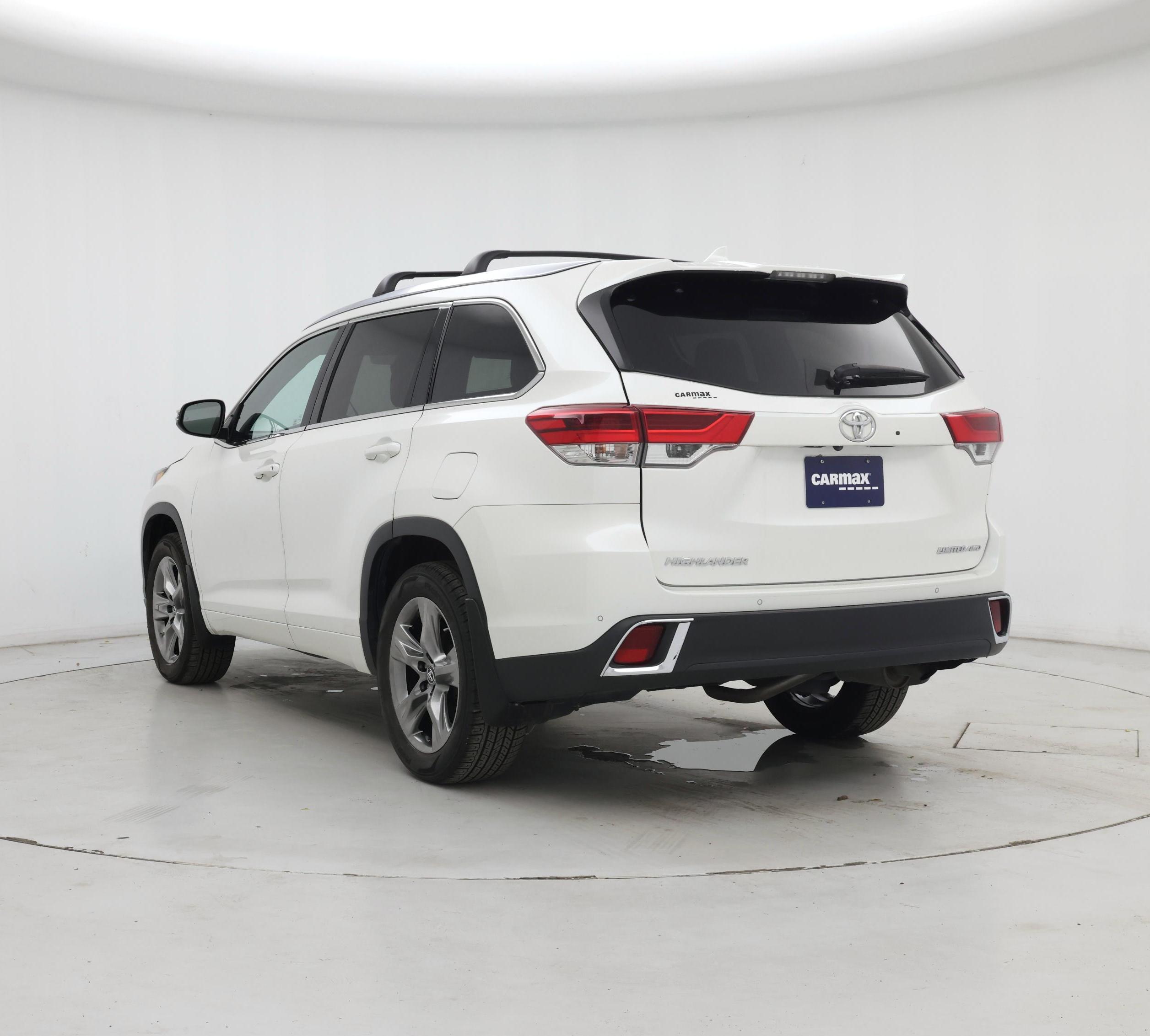 Thumbnail: 2019 Toyota Highlander - 2