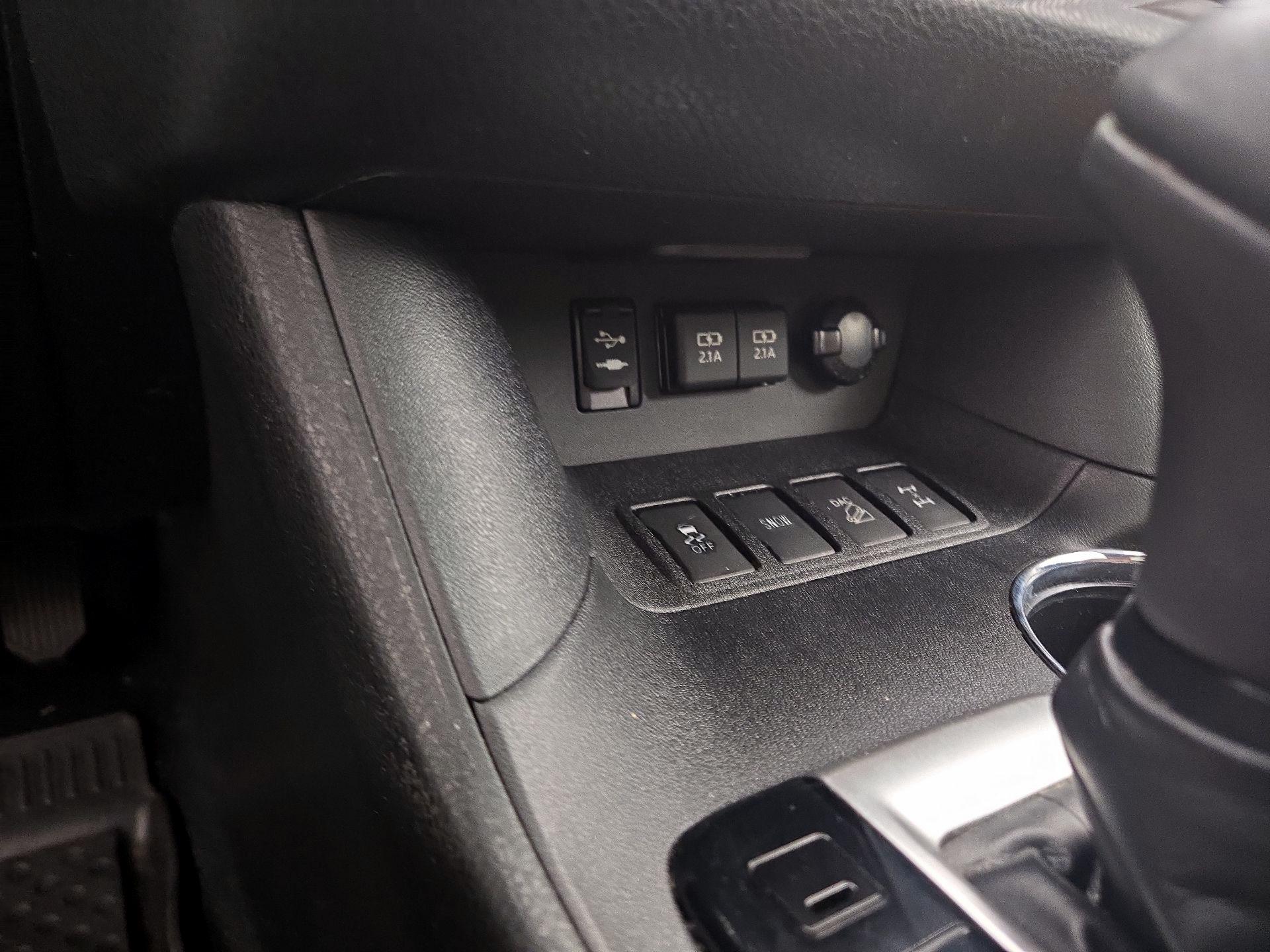 Thumbnail: 2019 Toyota Highlander - 19