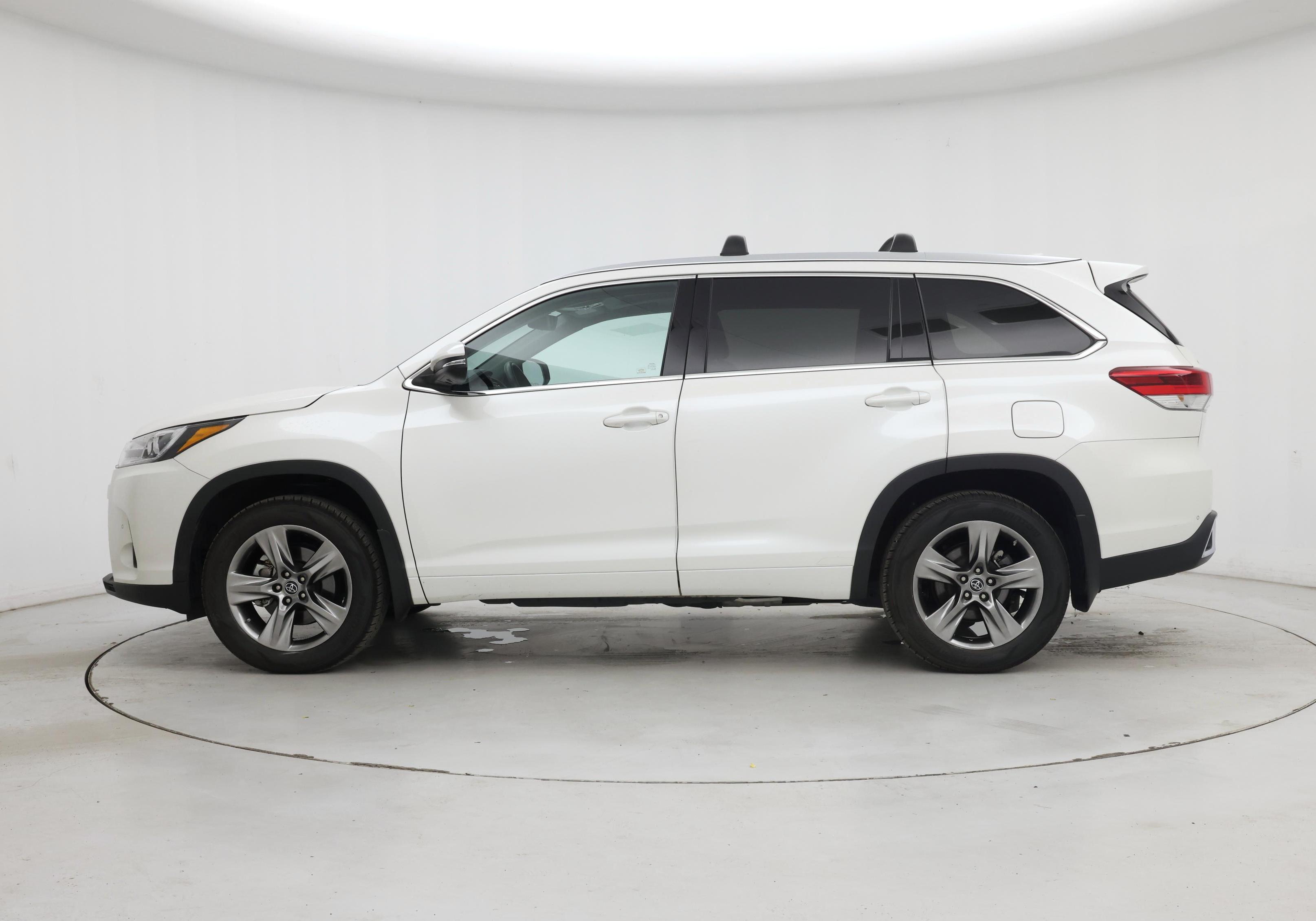 Thumbnail: 2019 Toyota Highlander - 3
