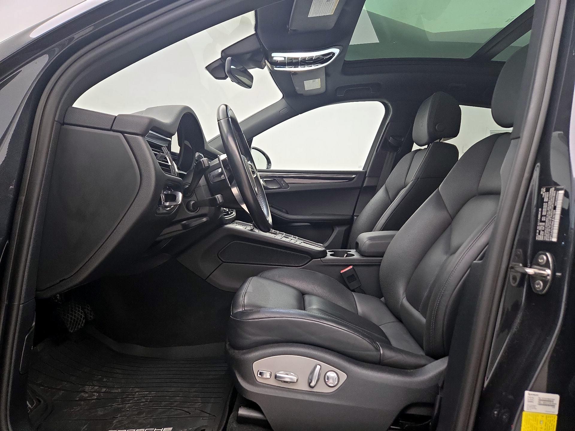 Thumbnail: 2021 Porsche Macan - 11