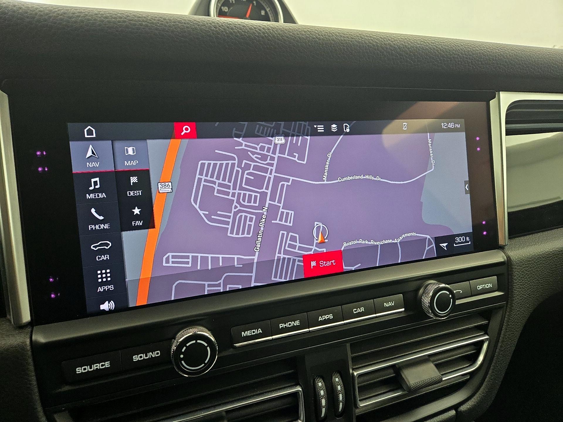 Thumbnail: 2021 Porsche Macan - 14