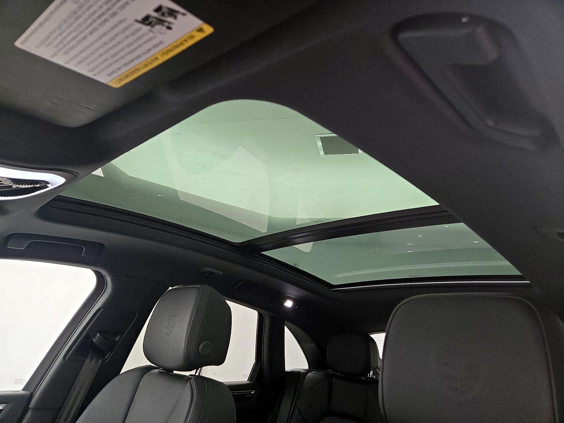 Thumbnail: 2021 Porsche Macan - 20