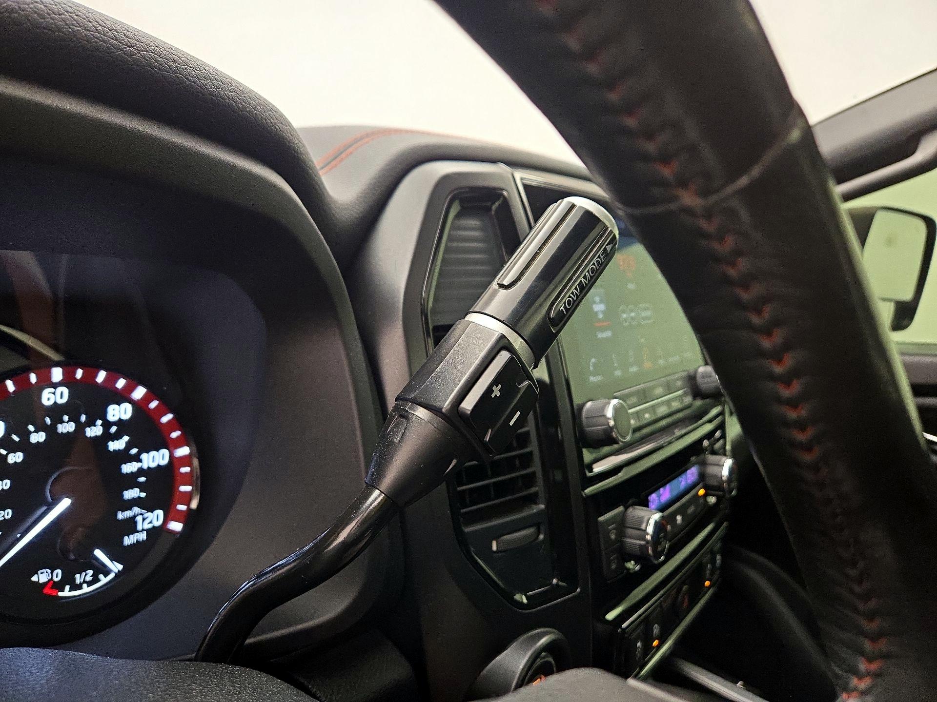Thumbnail: 2020 Nissan Titan - 18