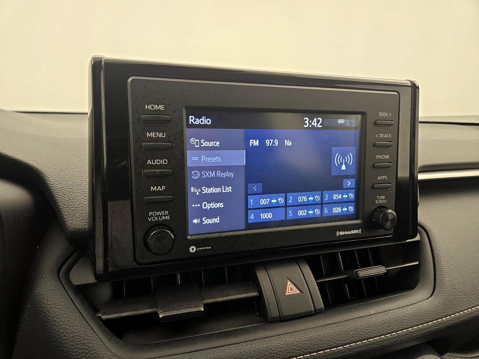 Thumbnail: 2021 Toyota RAV4 - 15