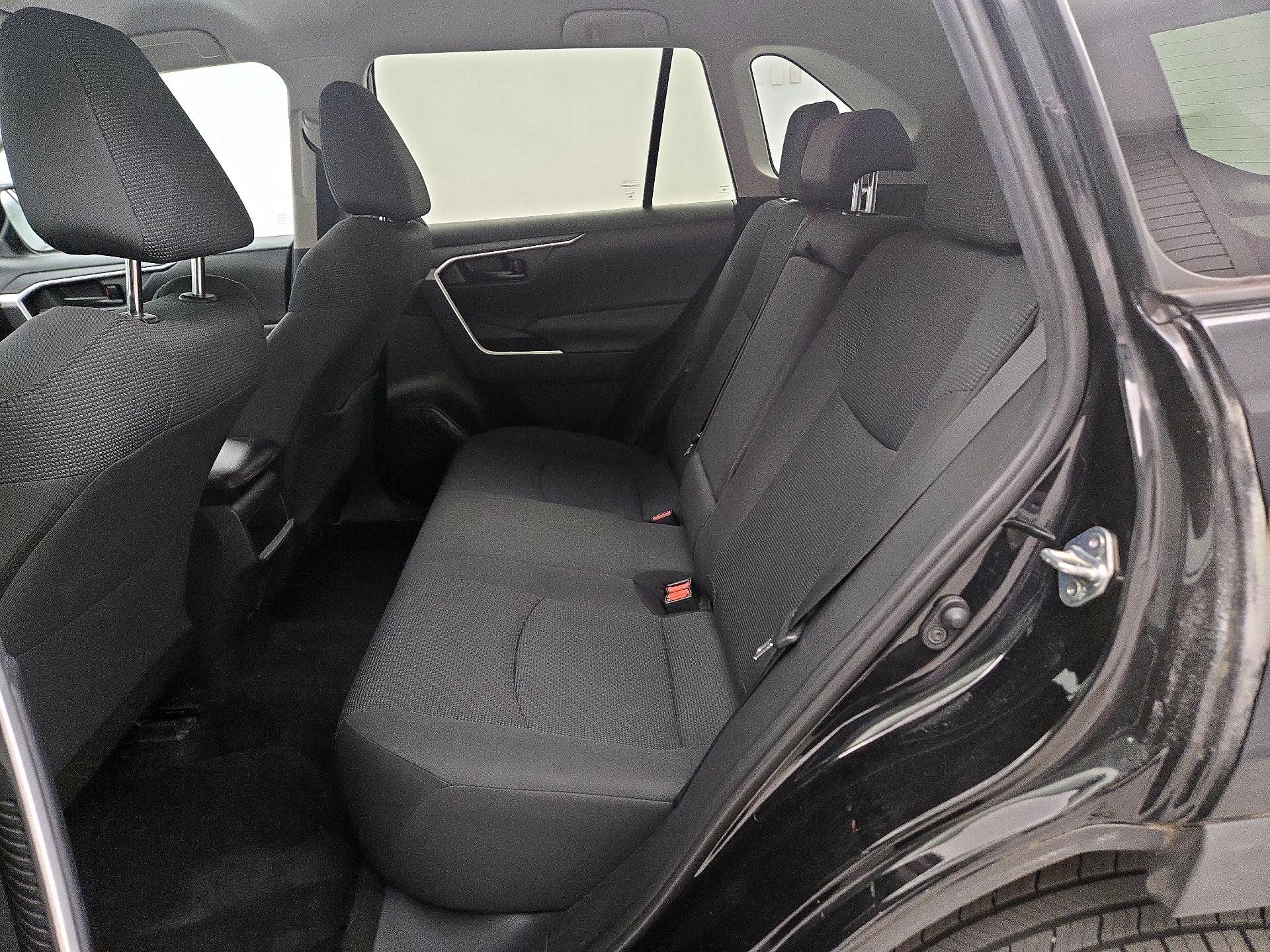 Thumbnail: 2021 Toyota RAV4 - 19