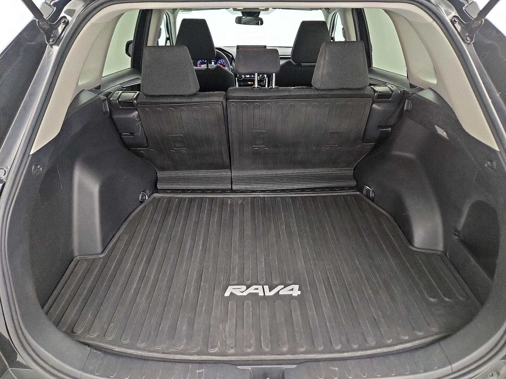 Thumbnail: 2021 Toyota RAV4 - 20
