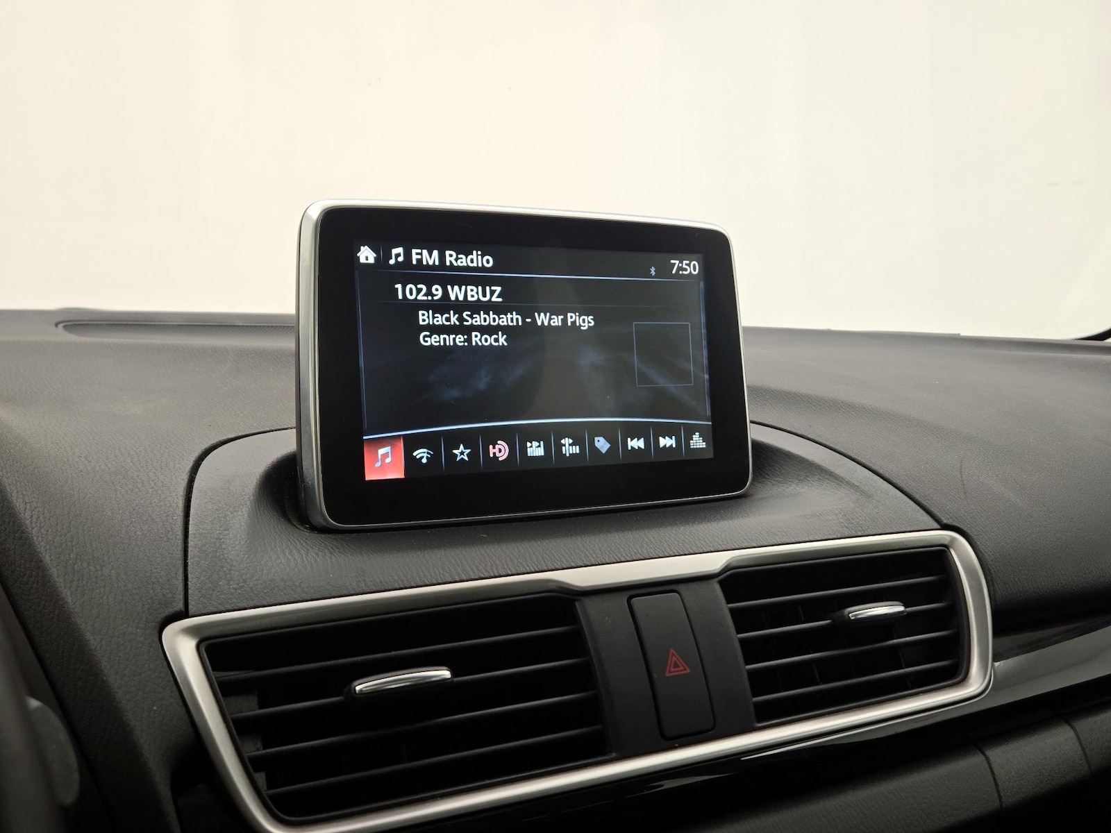 2016 Mazda MAZDA3 i Grand Touring - Photo 16