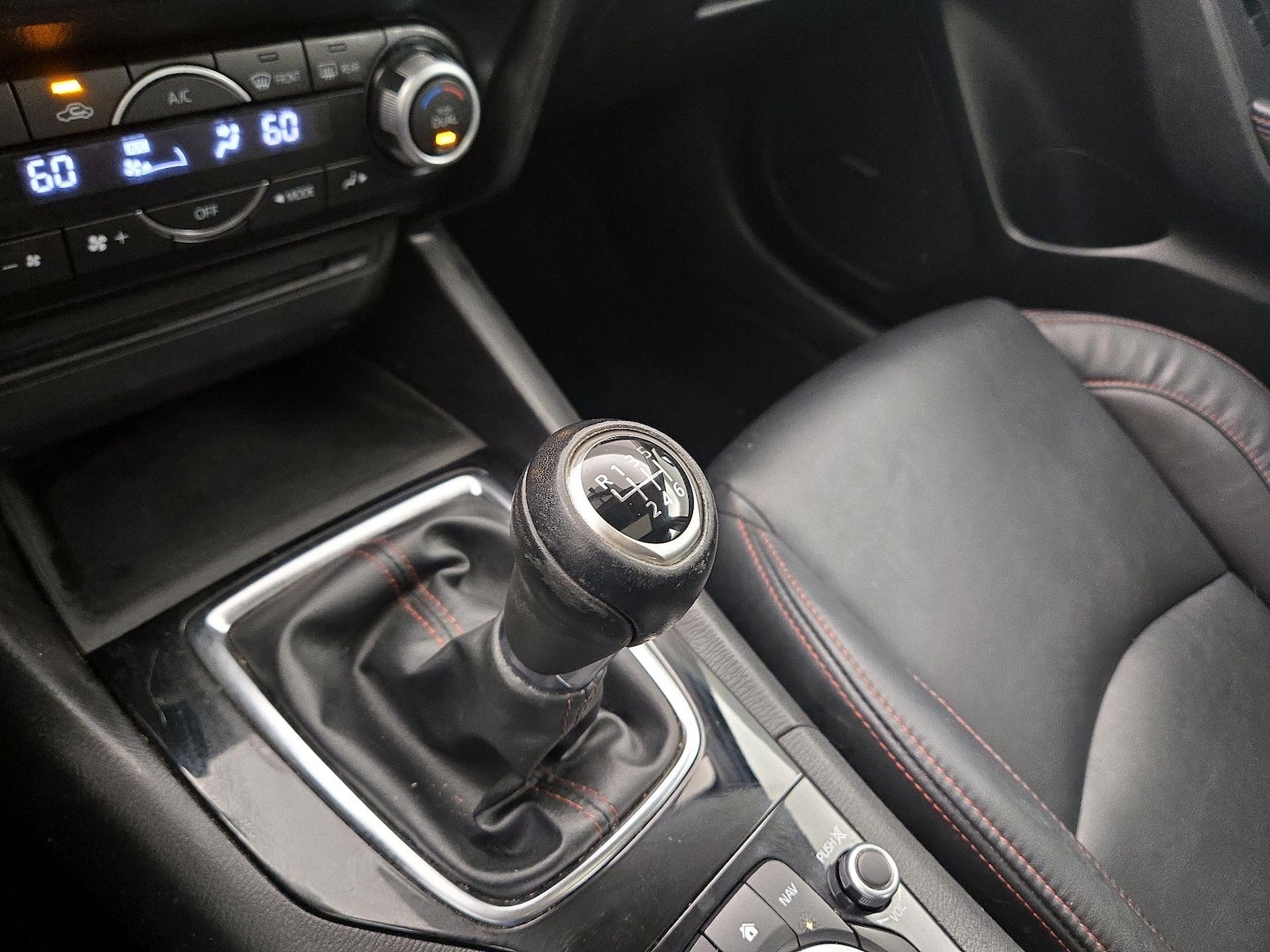 2016 Mazda MAZDA3 i Grand Touring - Photo 18