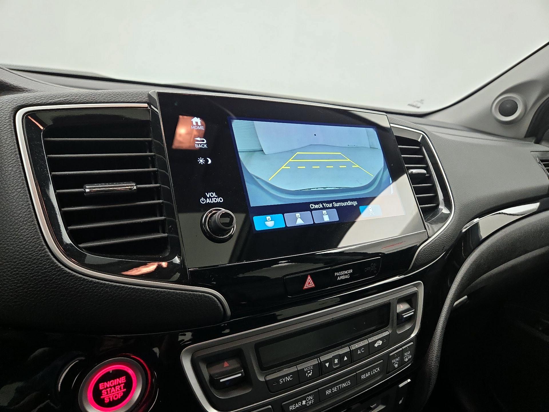 Thumbnail: 2020 Honda Pilot - 15