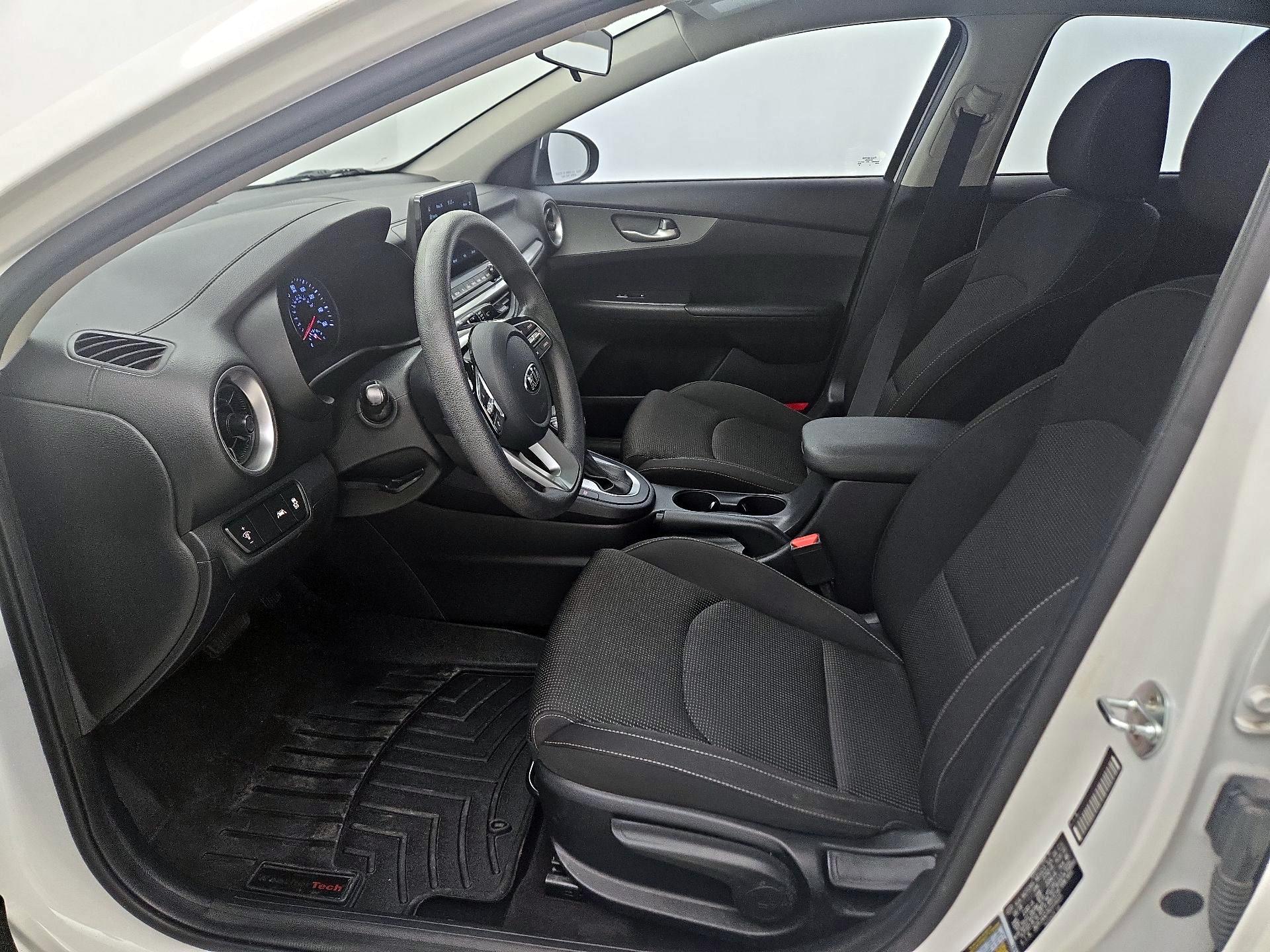 Thumbnail: 2019 Kia Forte - 11