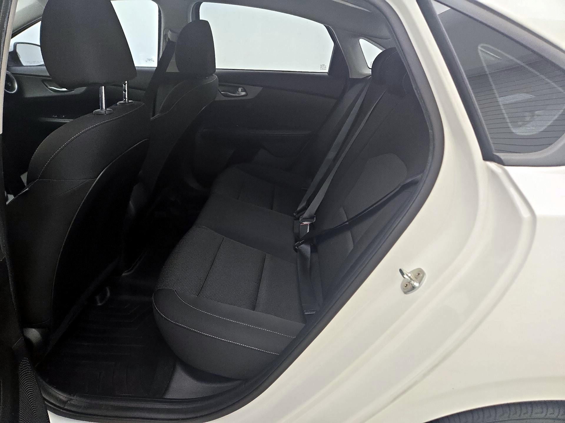 Thumbnail: 2019 Kia Forte - 19
