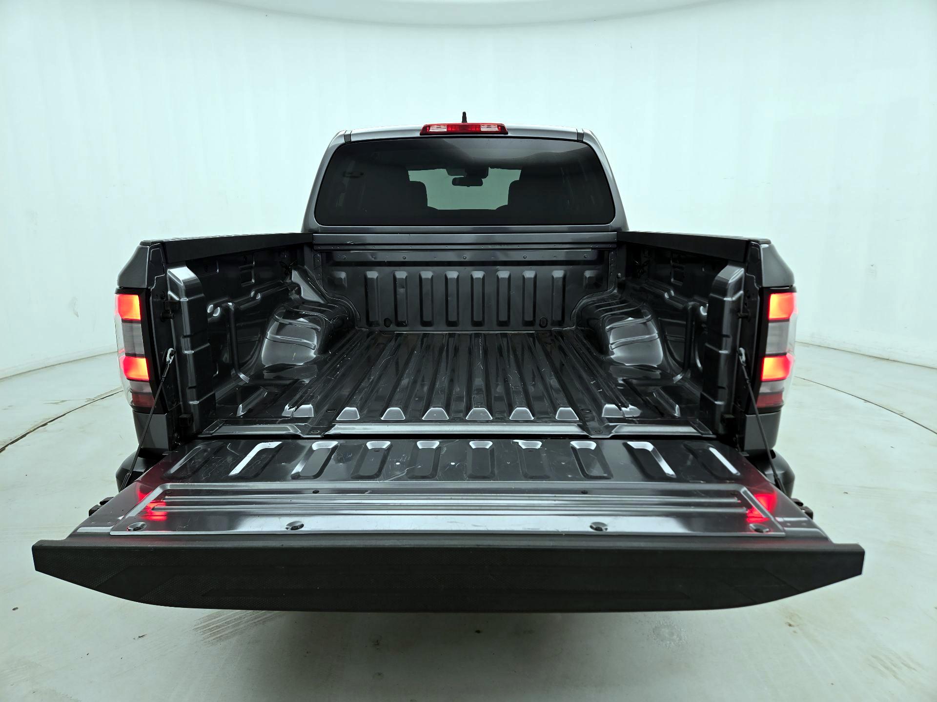 Thumbnail: 2022 Nissan Frontier - 20