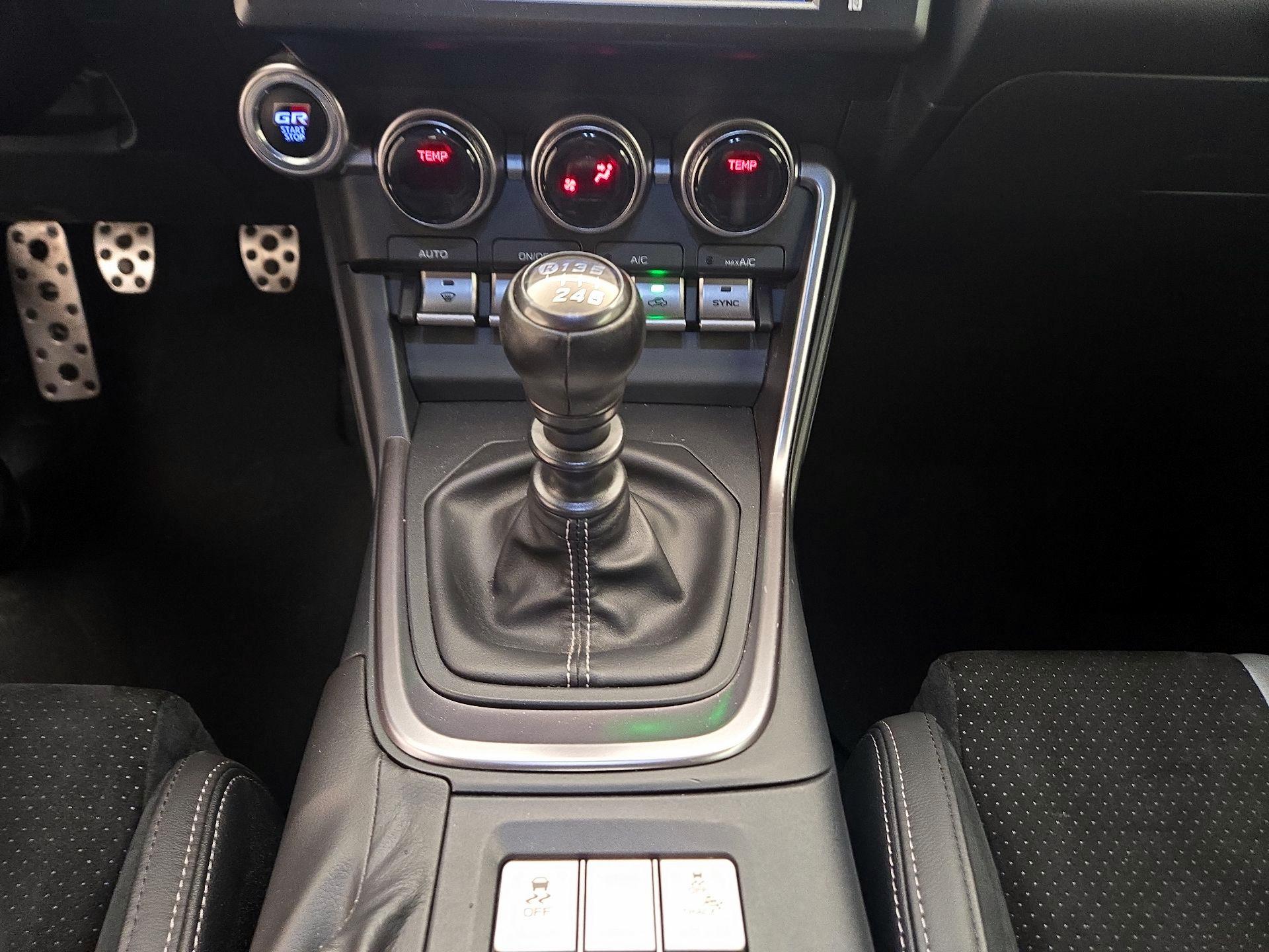 Thumbnail: 2024 Toyota GR86 - 17
