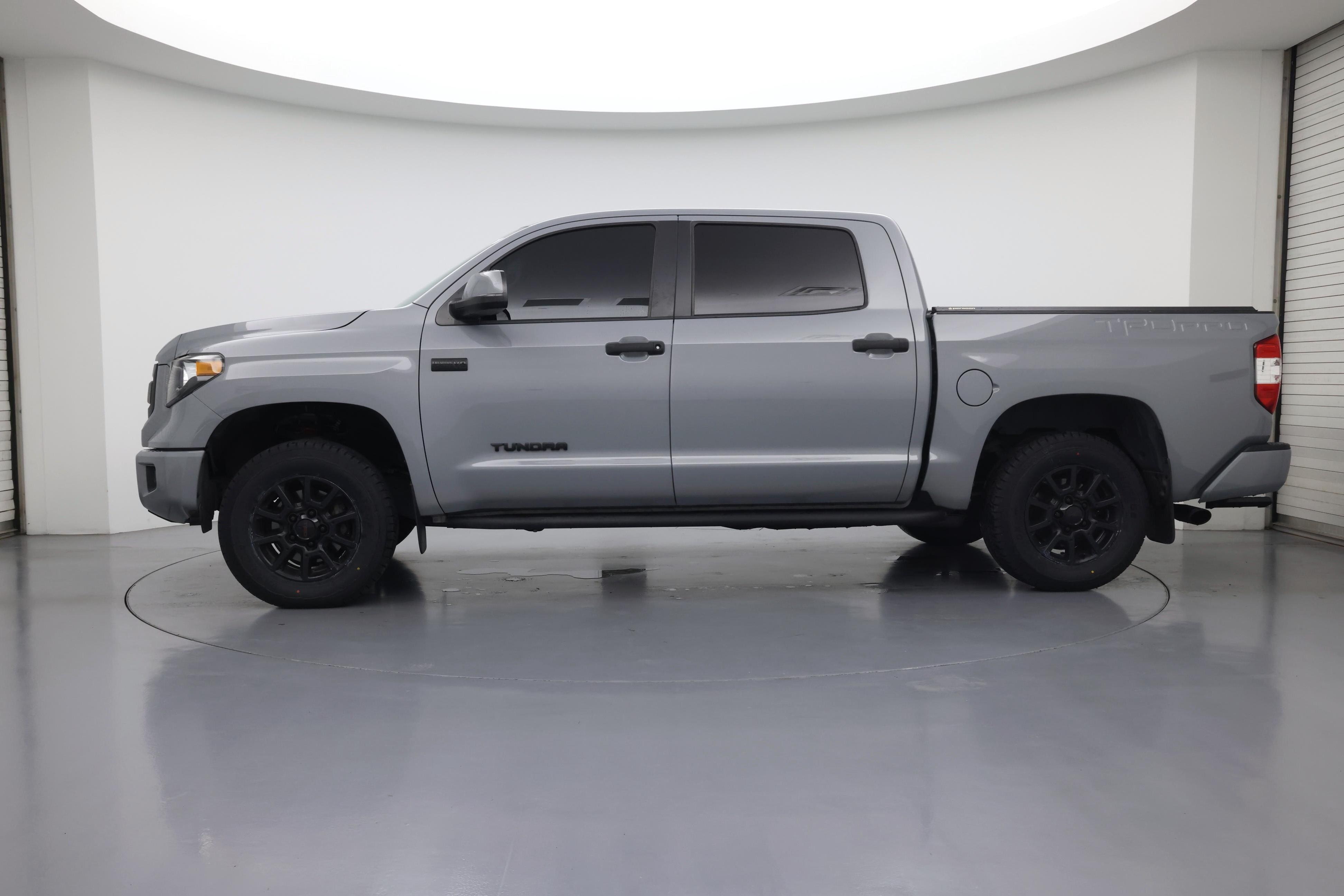 Thumbnail: 2017 Toyota Tundra - 3