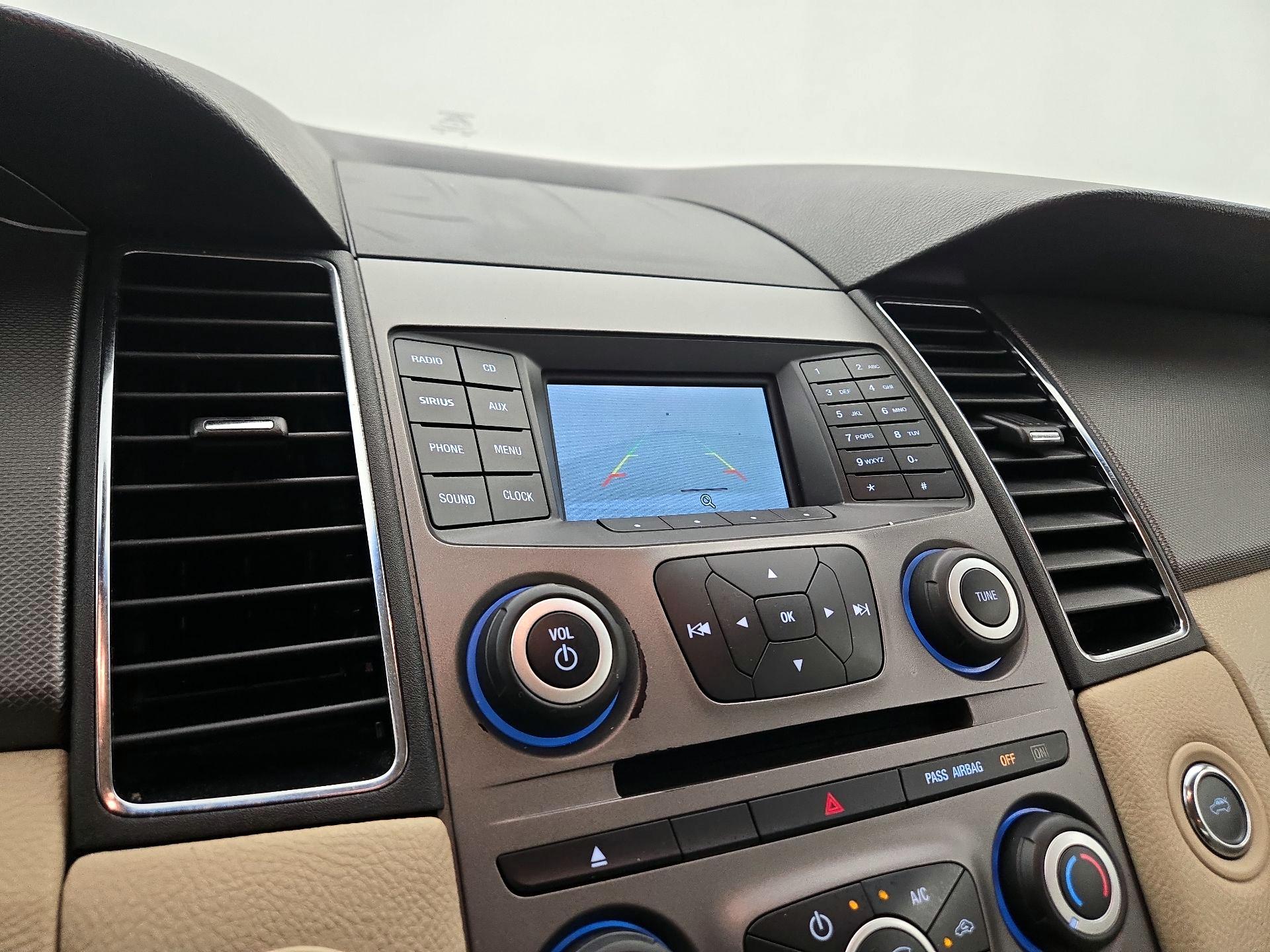 Thumbnail: 2018 Ford Taurus - 14
