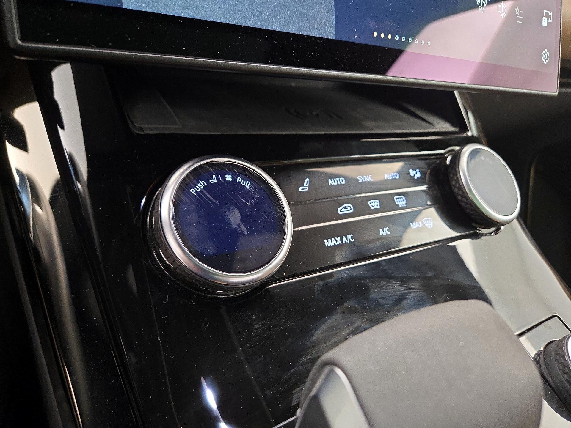 Thumbnail: 2023 Land Rover Range Rover Sport - 17