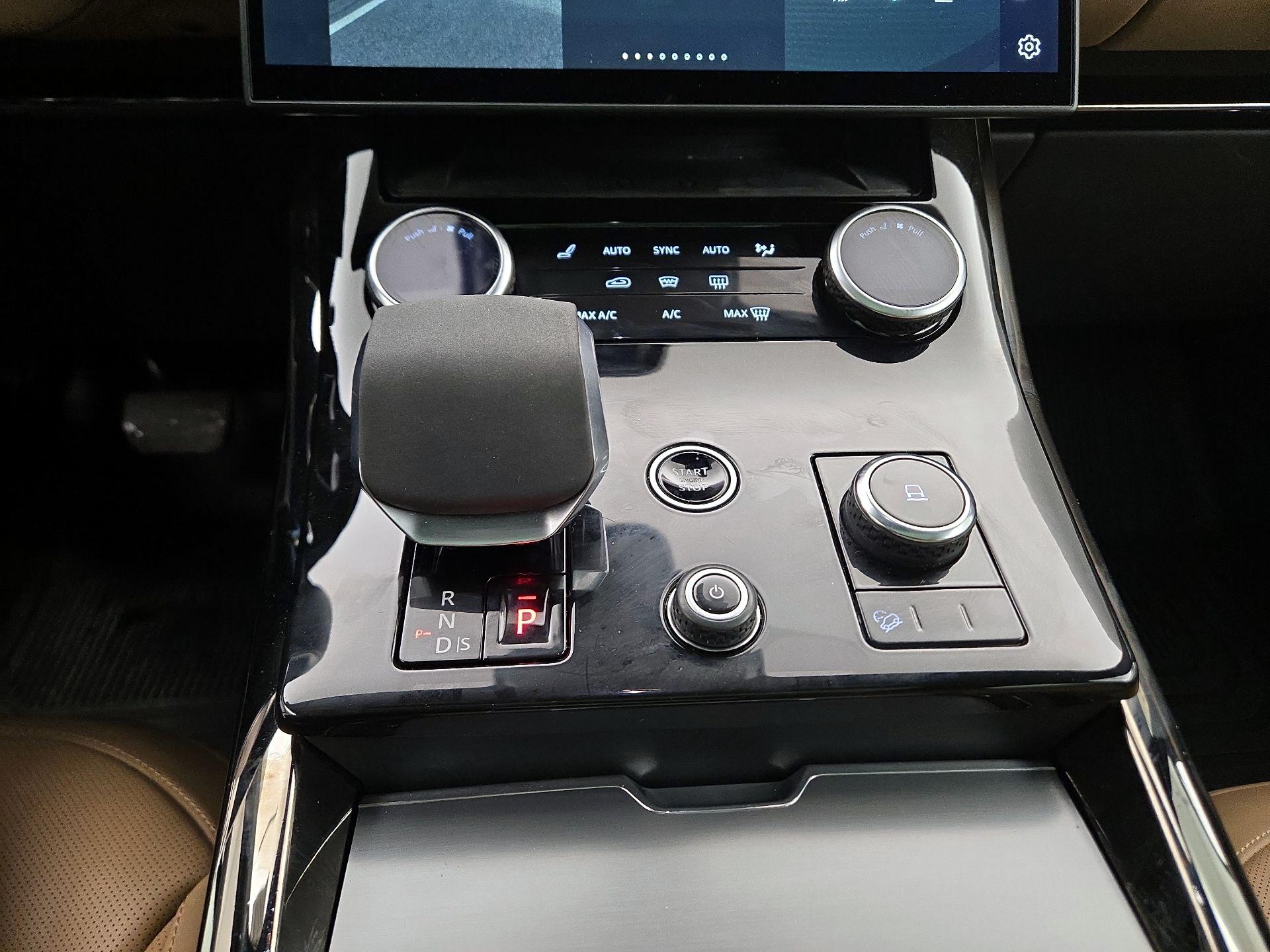Thumbnail: 2023 Land Rover Range Rover Sport - 18