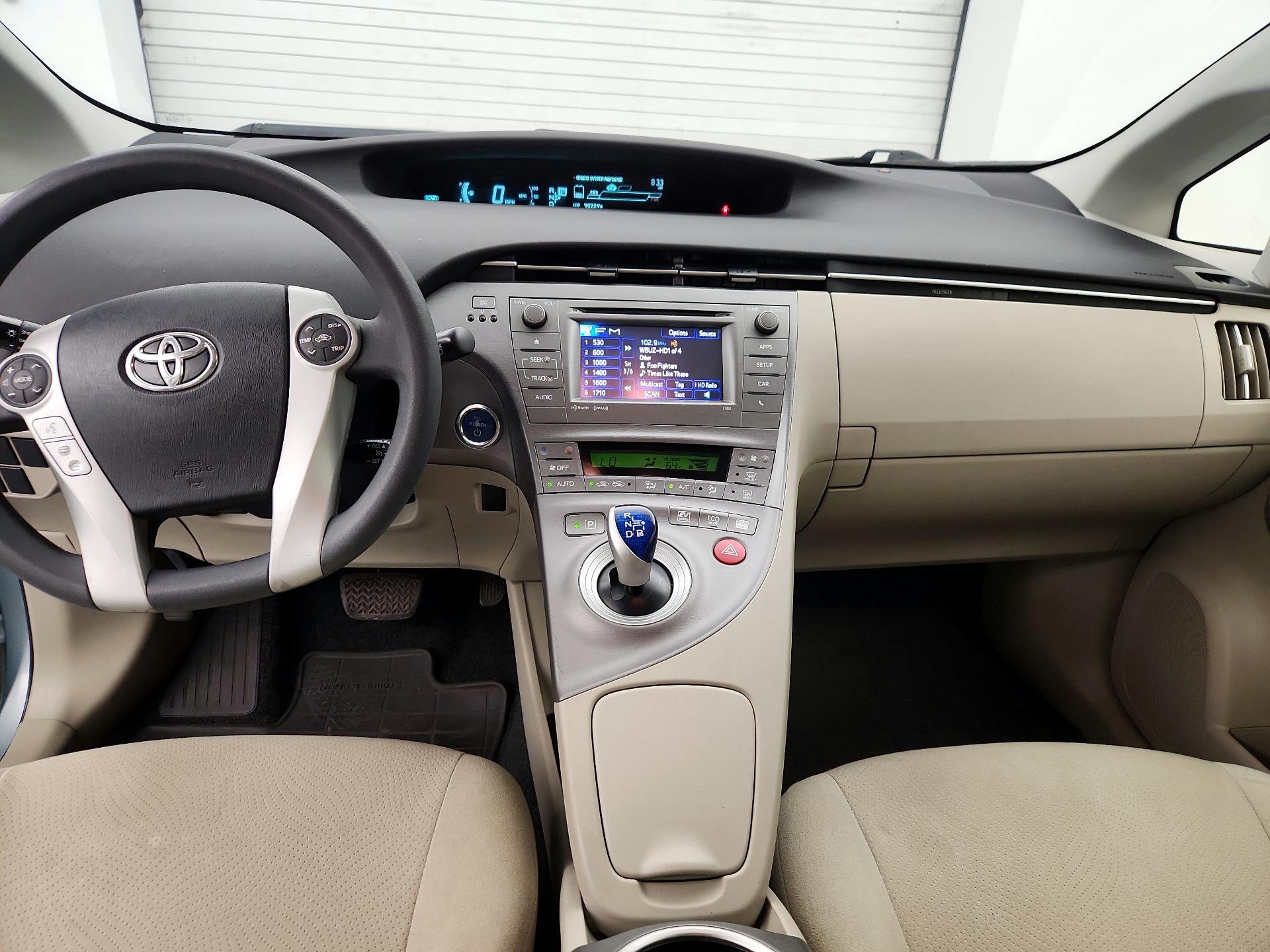 Thumbnail: 2015 Toyota Prius - 9