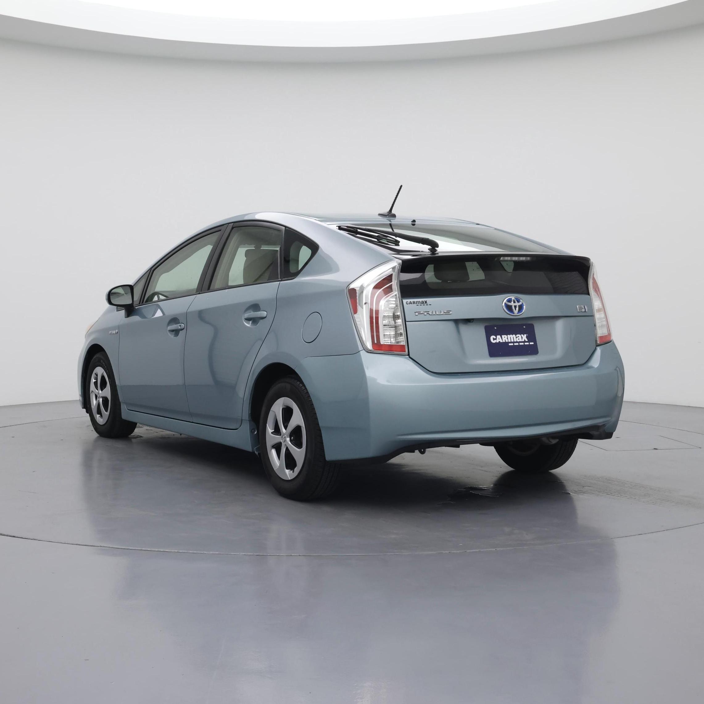 Thumbnail: 2015 Toyota Prius - 2