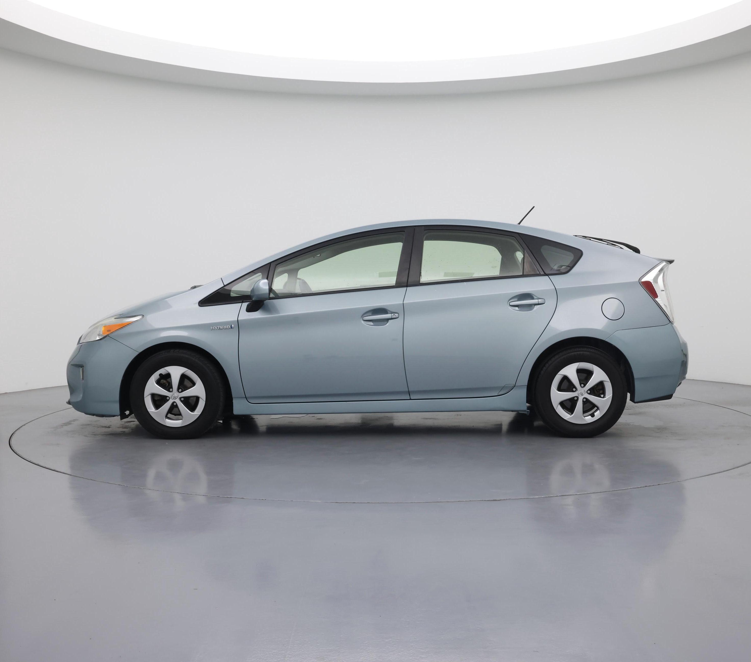 Thumbnail: 2015 Toyota Prius - 3