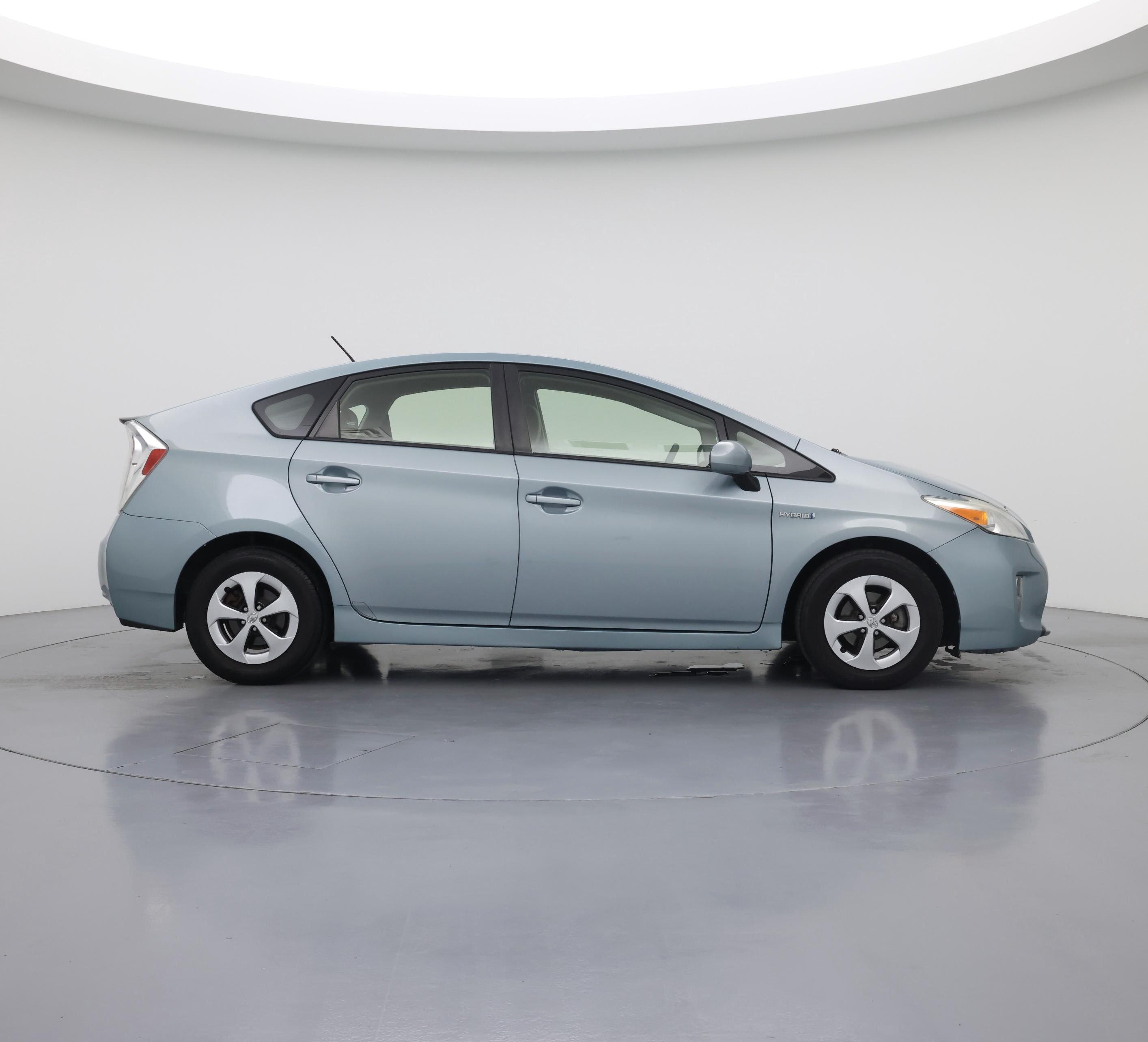 Thumbnail: 2015 Toyota Prius - 7