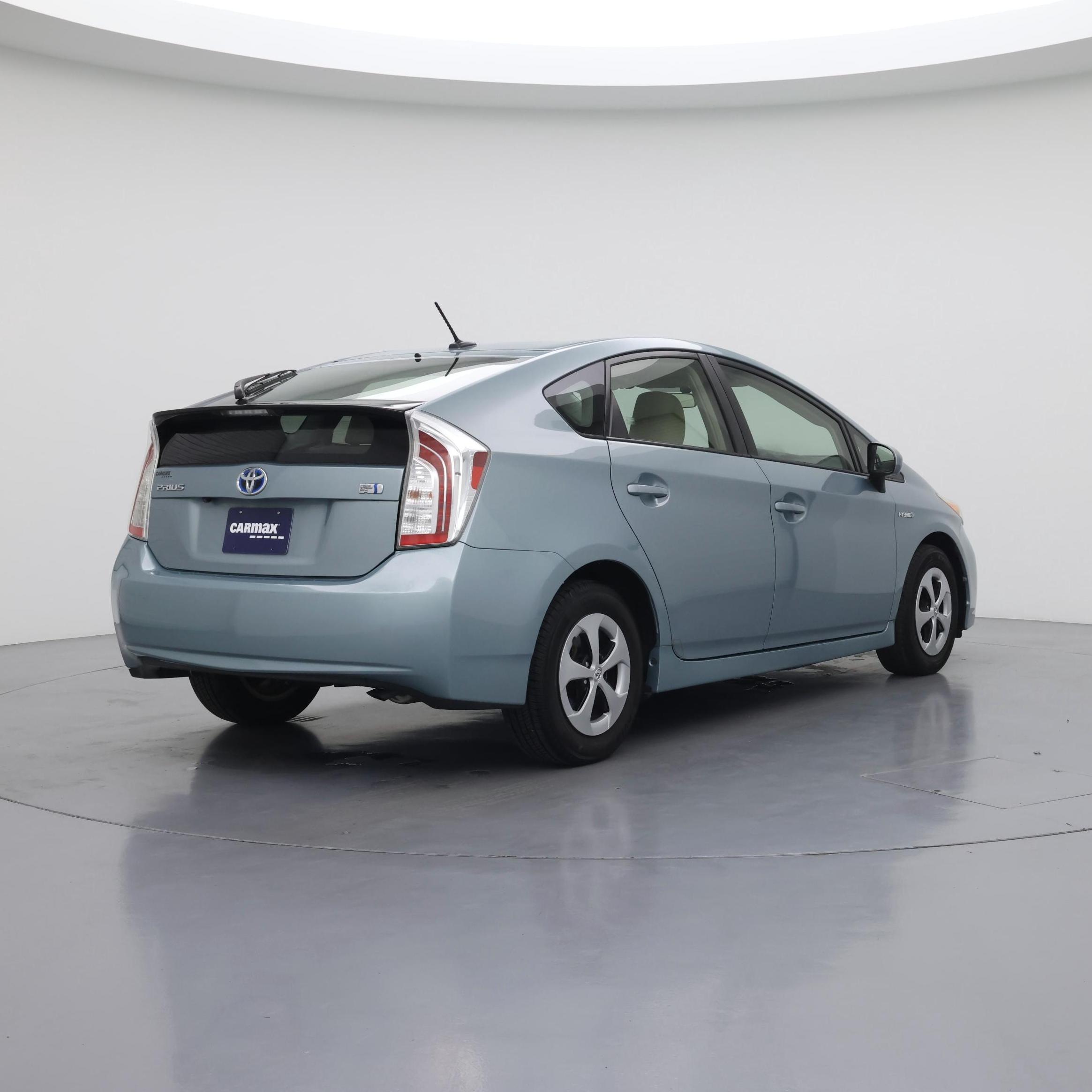 Thumbnail: 2015 Toyota Prius - 8