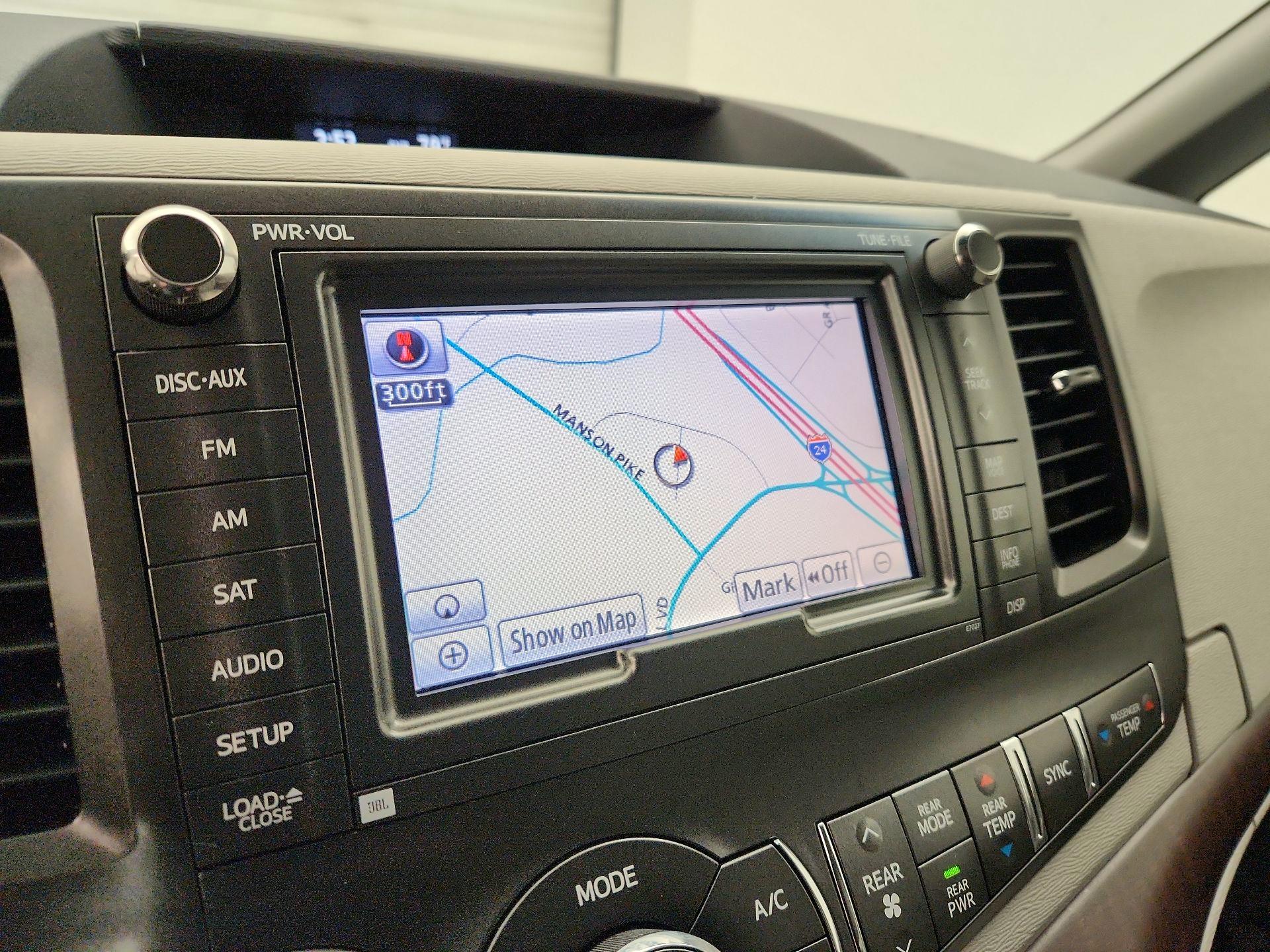 Thumbnail: 2014 Toyota Sienna - 14