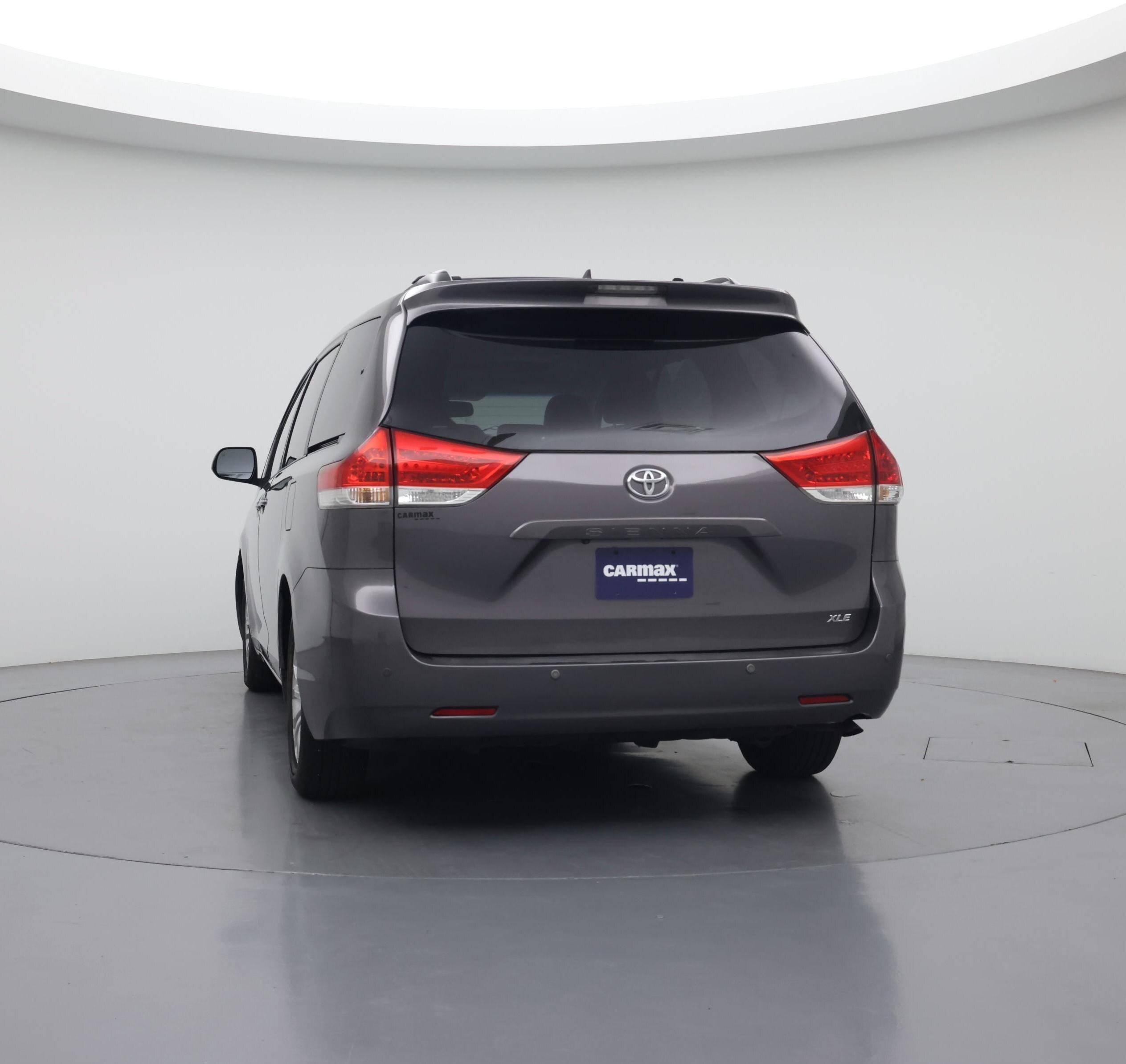 Thumbnail: 2014 Toyota Sienna - 6