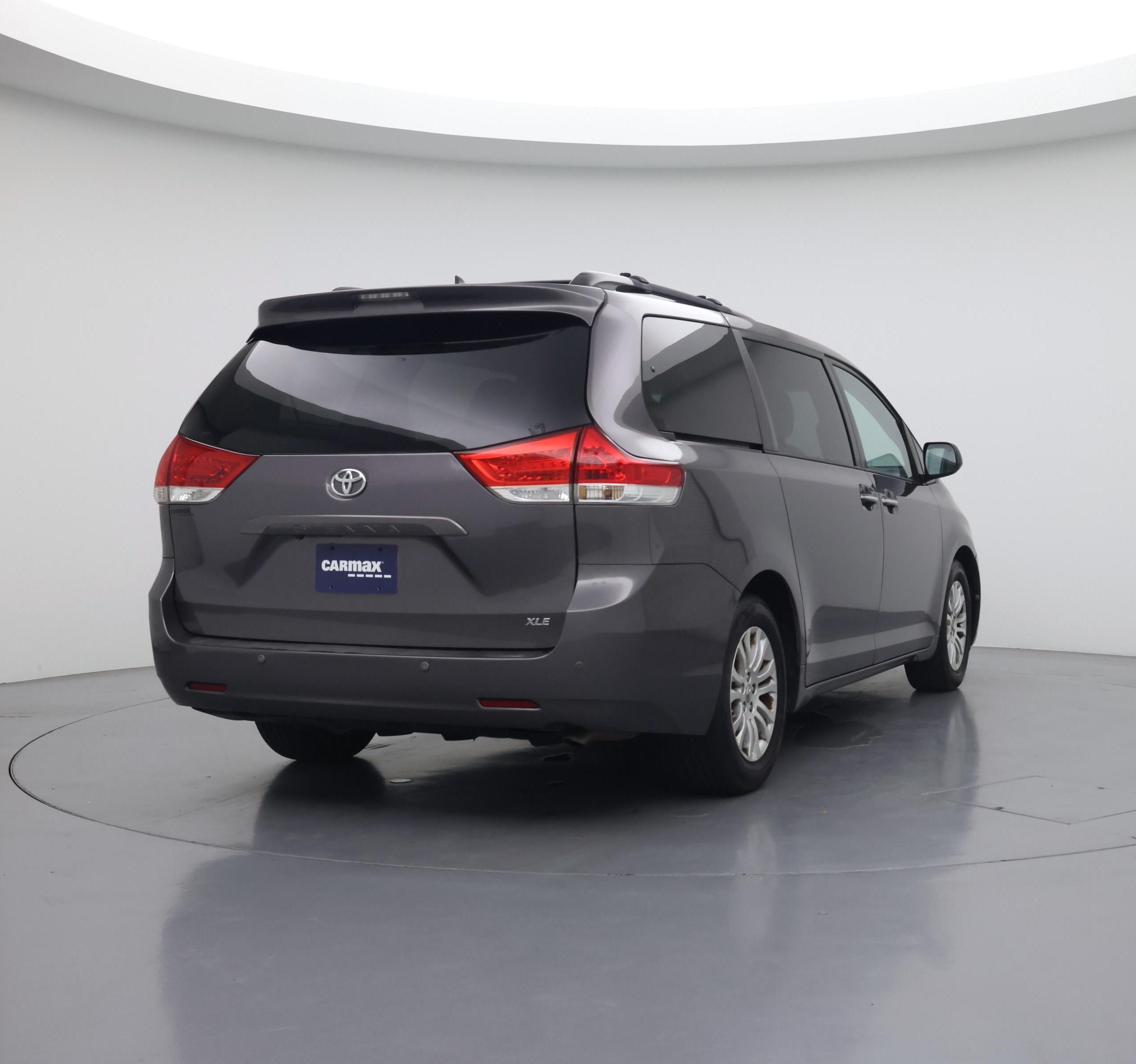 Thumbnail: 2014 Toyota Sienna - 8