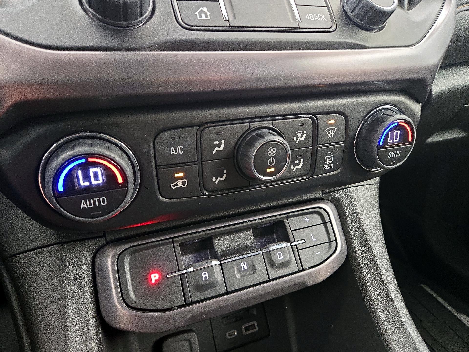 Thumbnail: 2023 GMC Acadia - 17