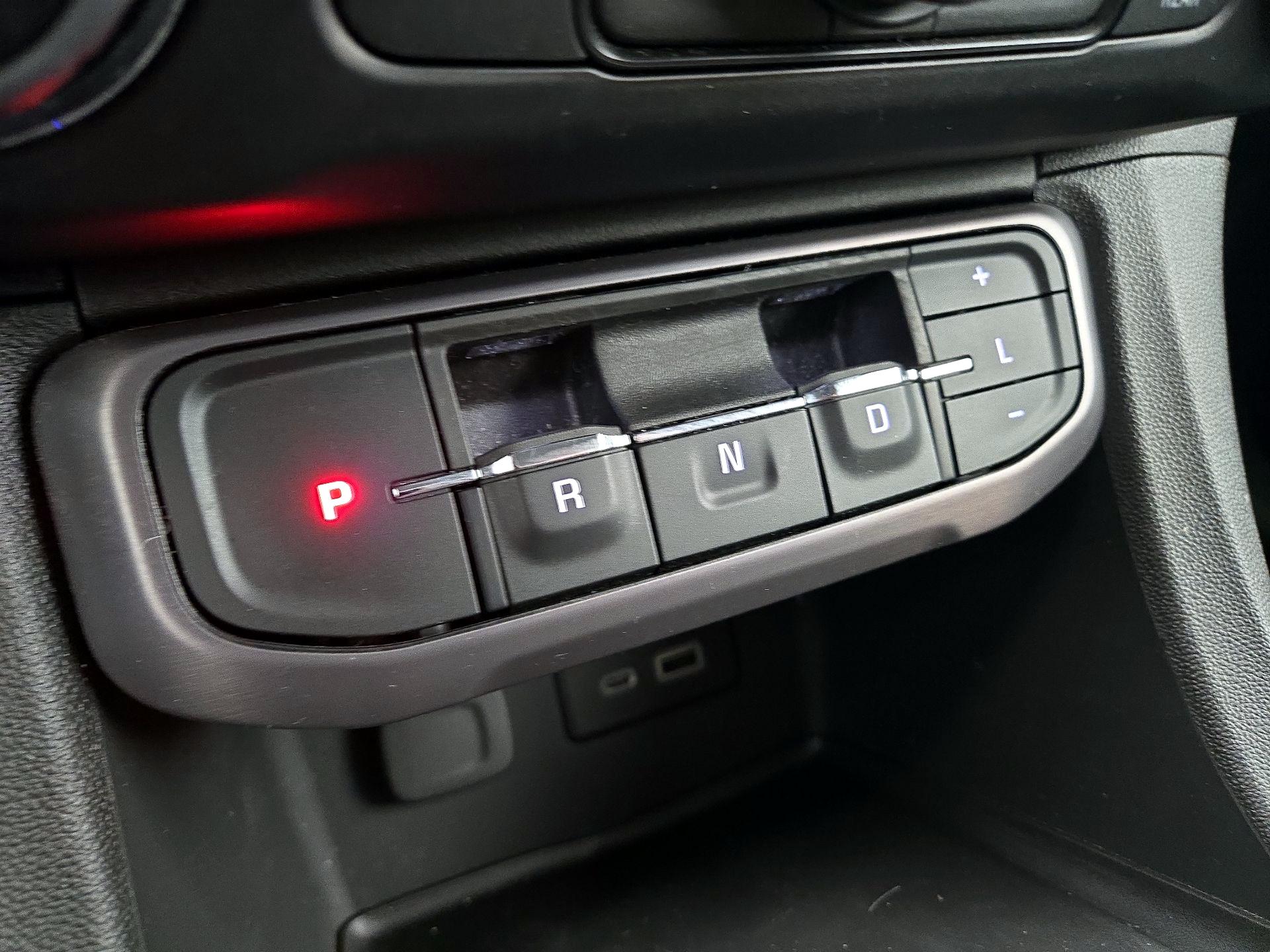 Thumbnail: 2023 GMC Acadia - 18