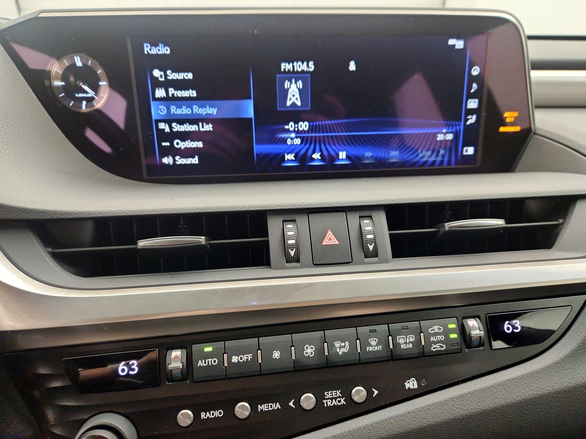 Thumbnail: 2019 Lexus ES - 16
