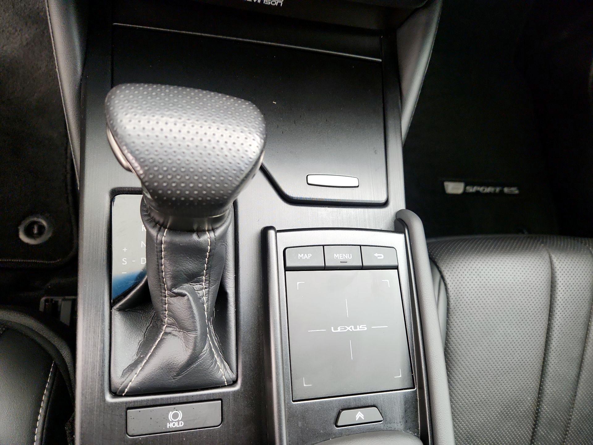 Thumbnail: 2019 Lexus ES - 18