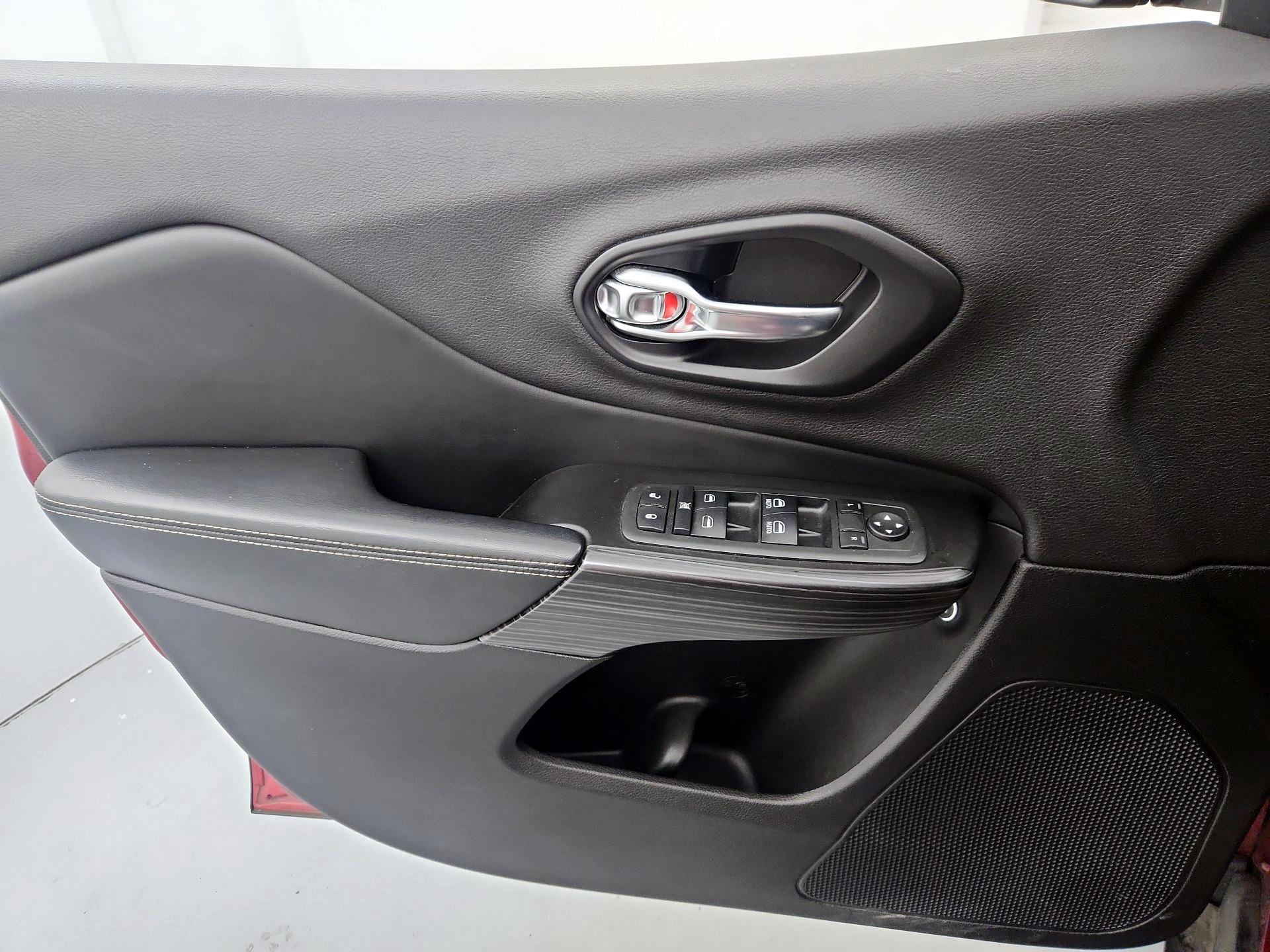 Thumbnail: 2014 Jeep Cherokee - 12