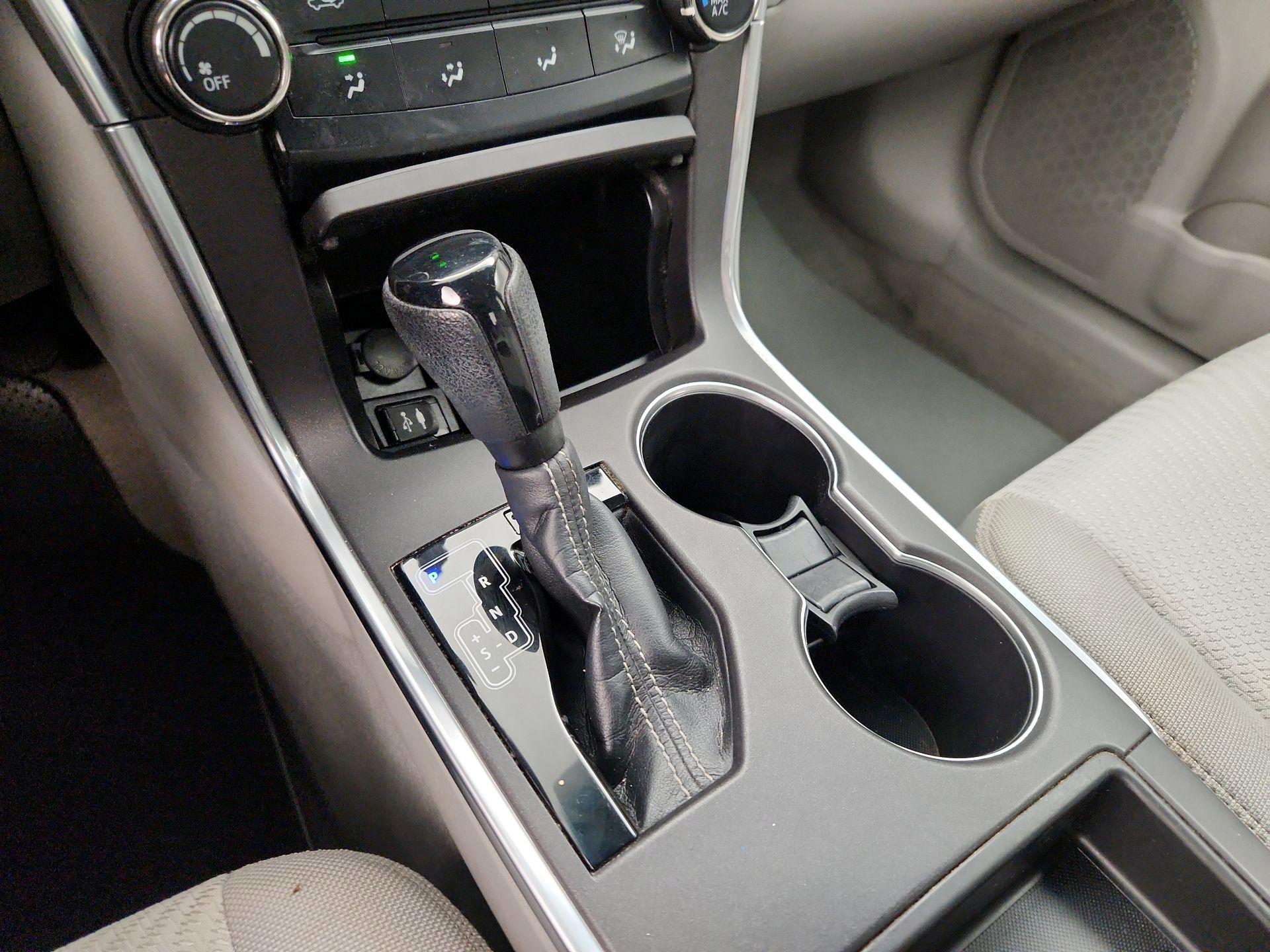 Thumbnail: 2015 Toyota Camry - 17