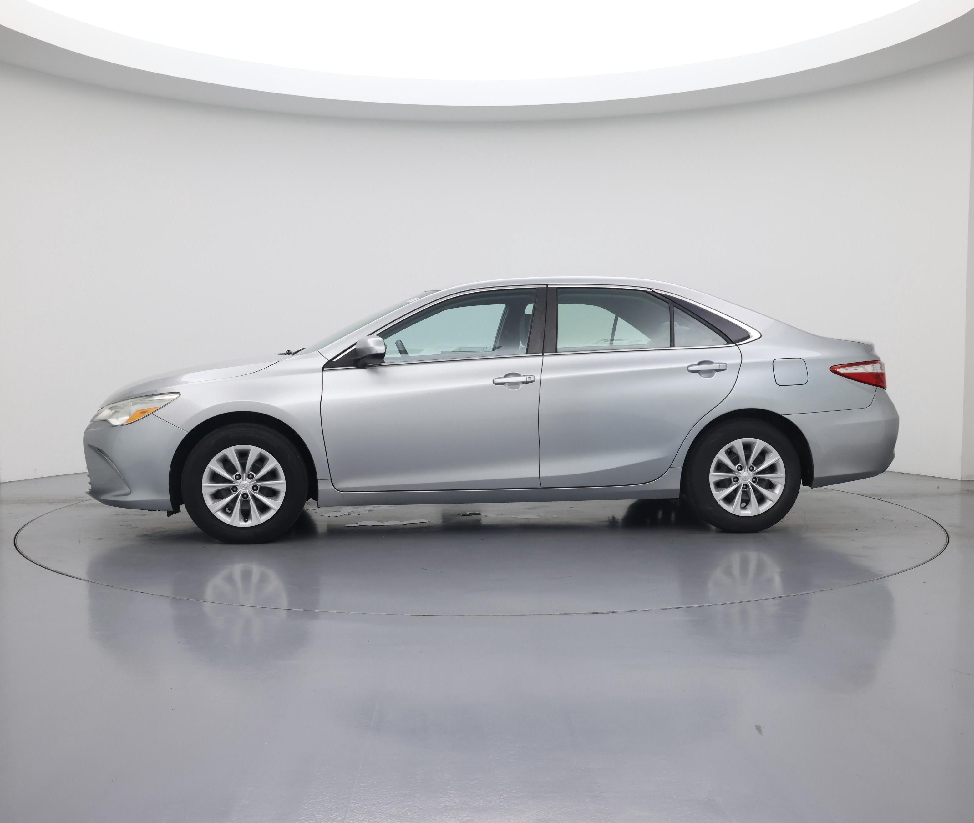 Thumbnail: 2015 Toyota Camry - 3