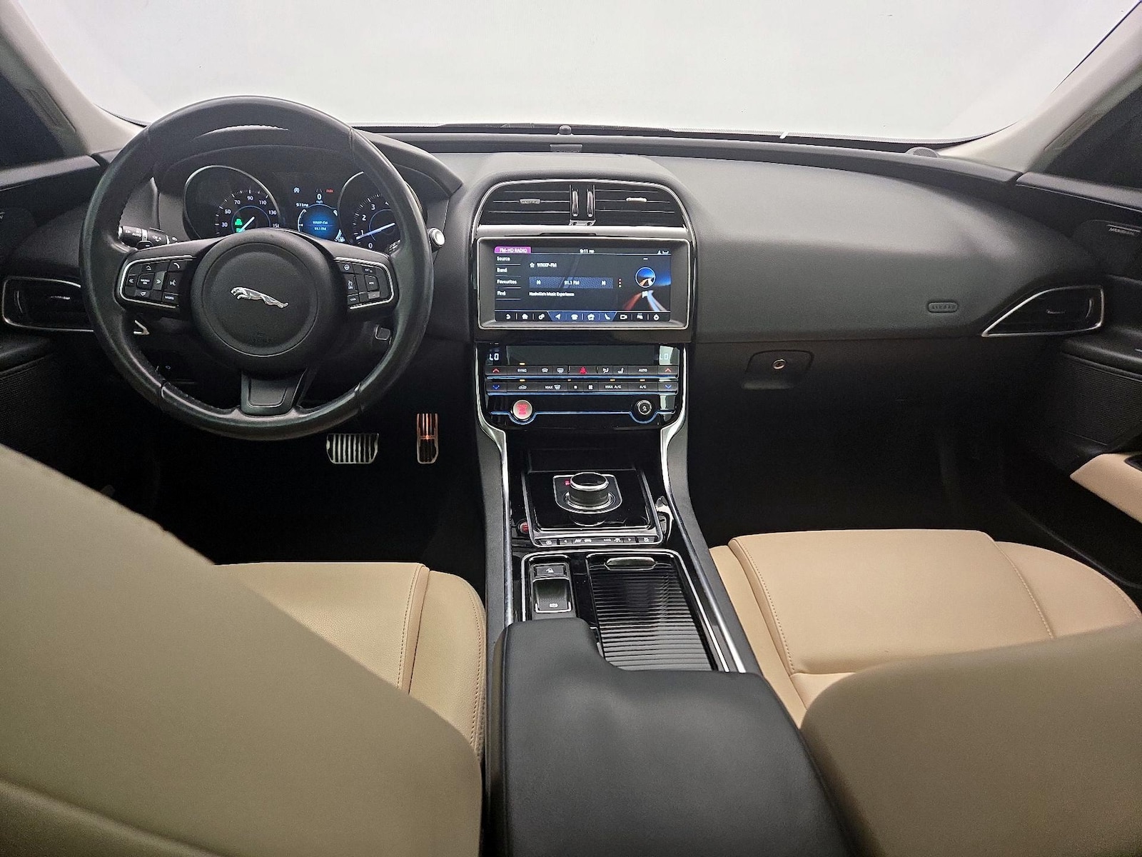 2019 Jaguar XE Premium - Photo 10