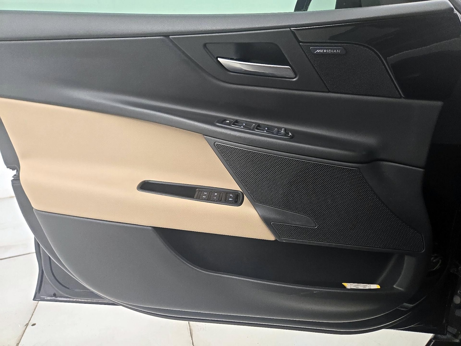 2019 Jaguar XE Premium - Photo 13