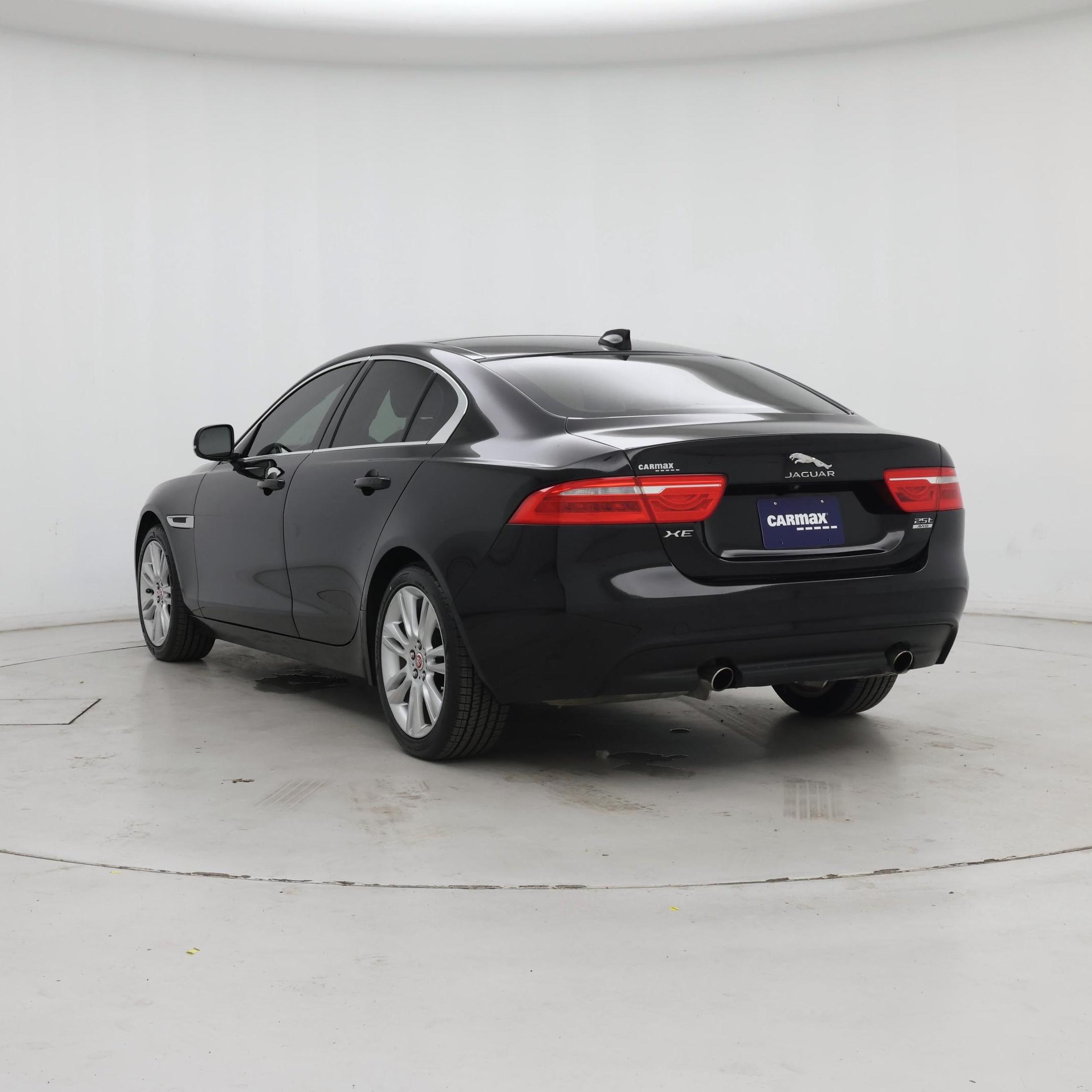 Thumbnail: 2019 Jaguar XE - 2