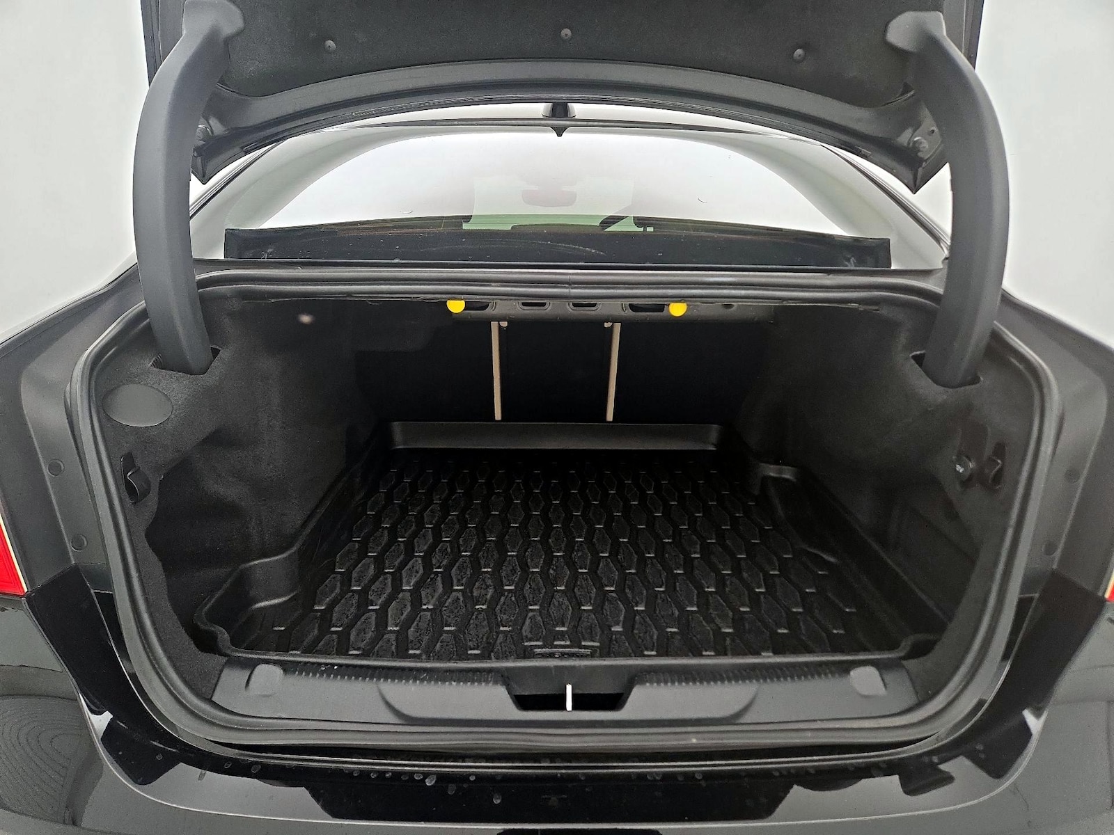 2019 Jaguar XE Premium - Photo 22