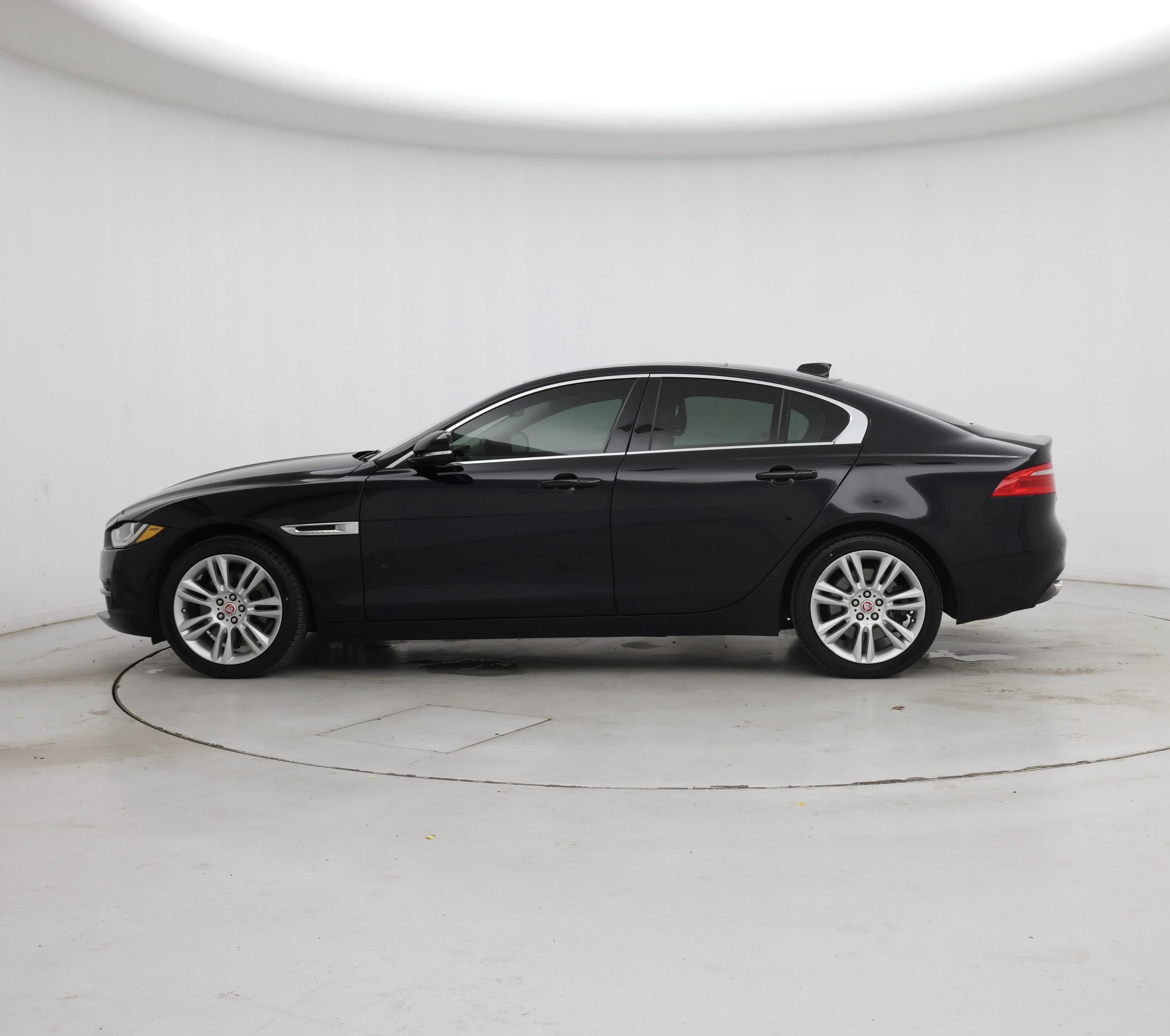 Thumbnail: 2019 Jaguar XE - 3