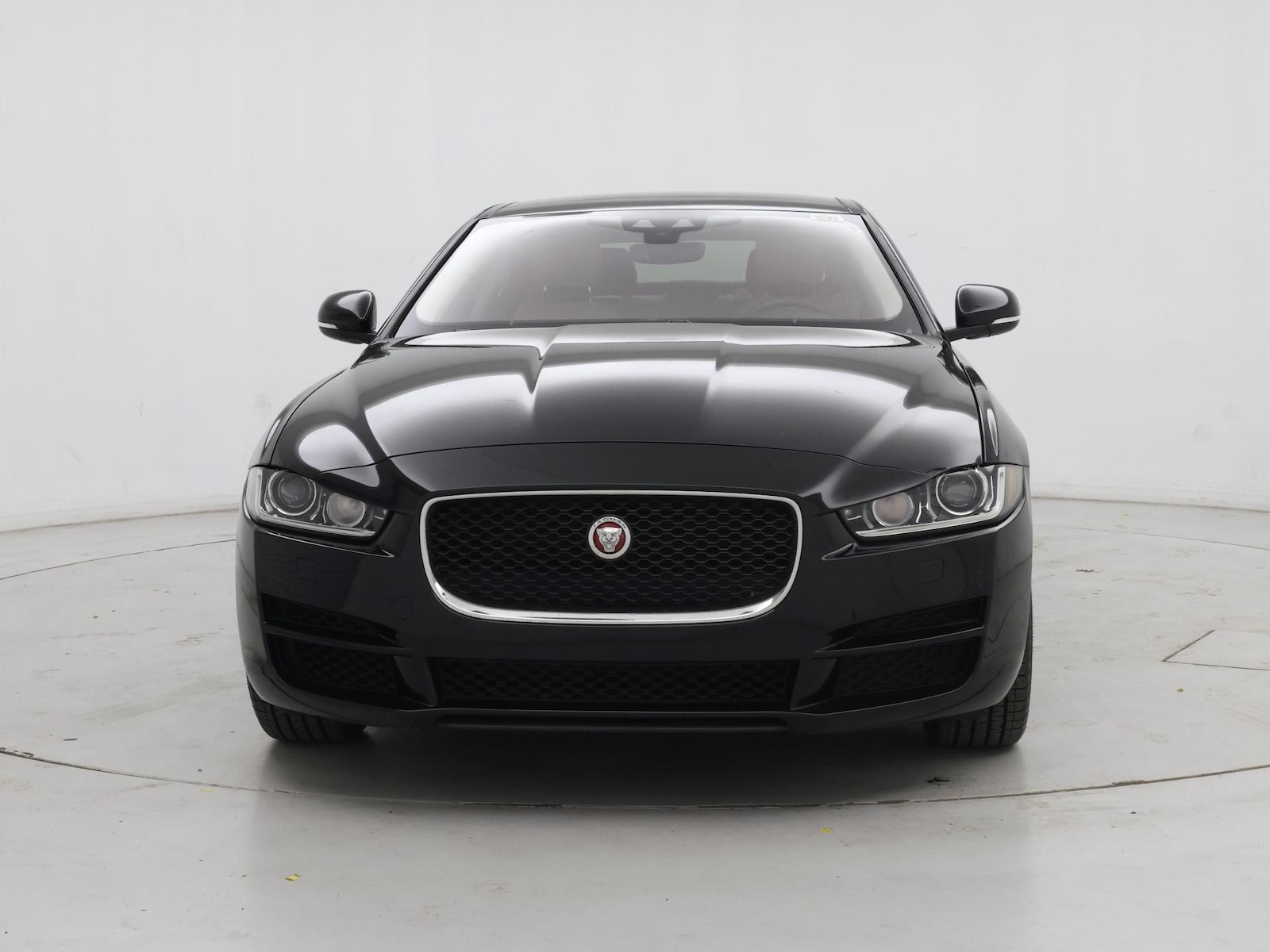 2019 Jaguar XE Premium - Photo 6