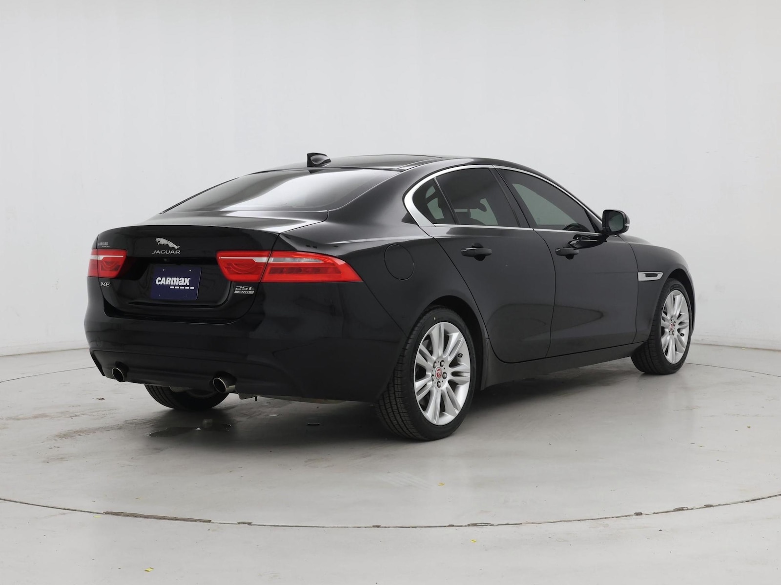 2019 Jaguar XE Premium - Photo 9
