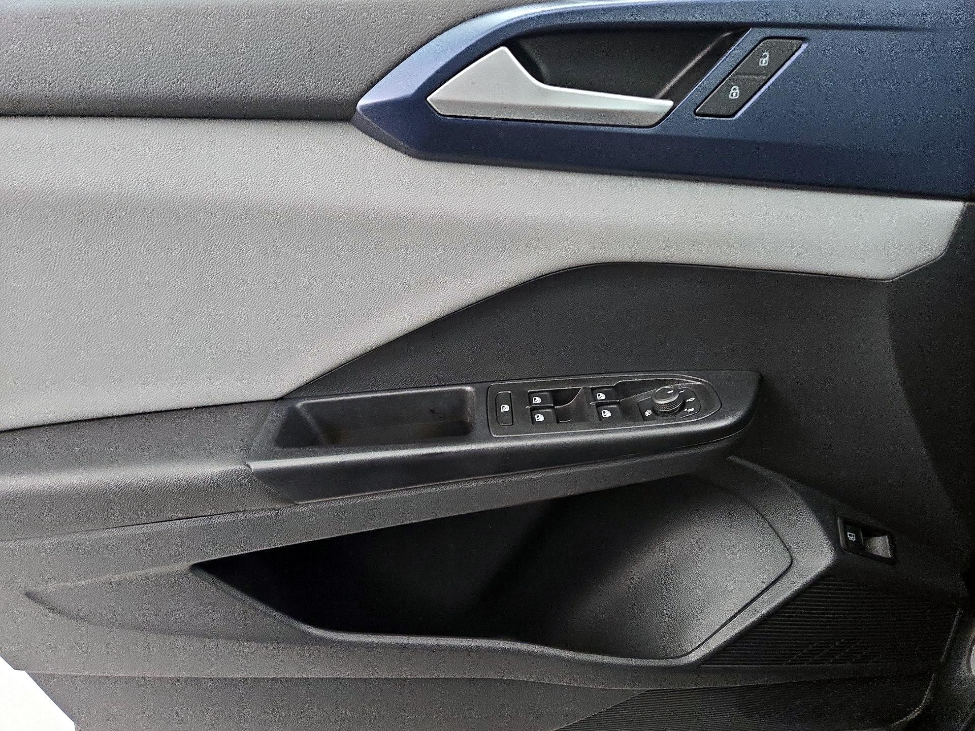 Thumbnail: 2023 Volkswagen Taos - 12