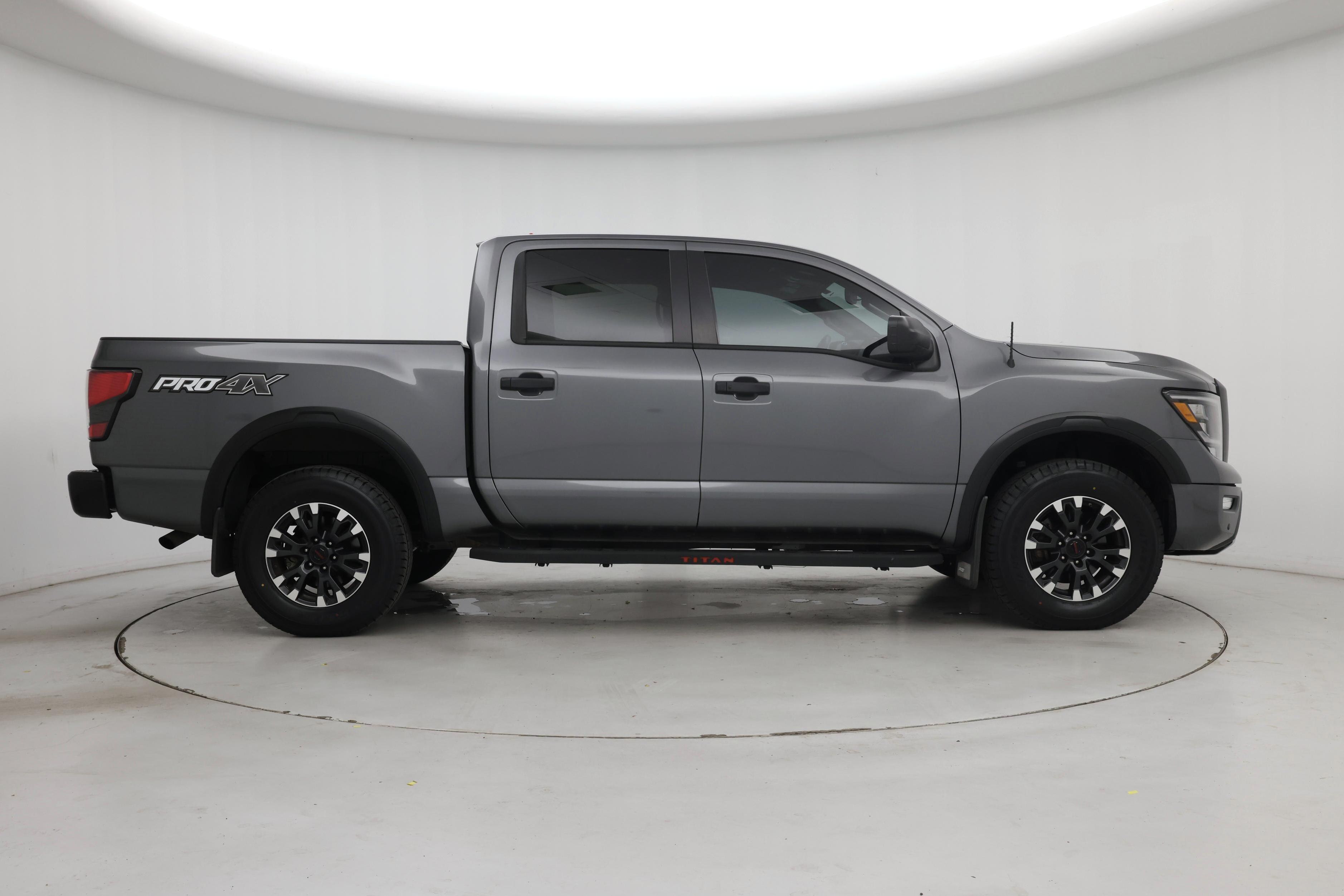 Thumbnail: 2021 Nissan Titan - 7