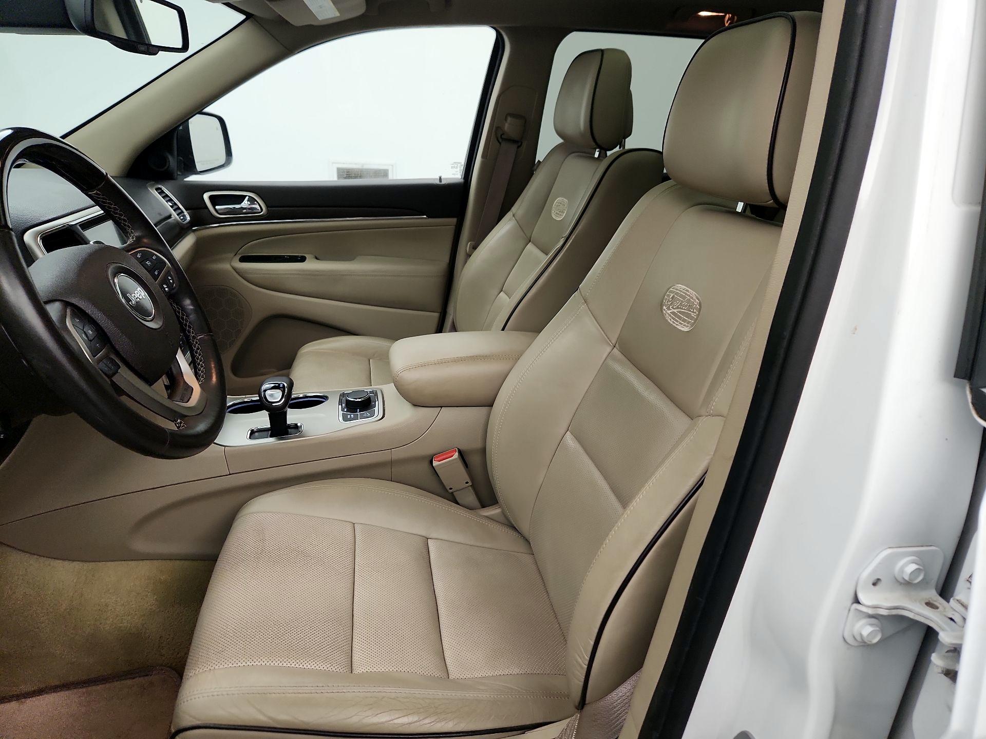 Thumbnail: 2014 Jeep Grand Cherokee - 11